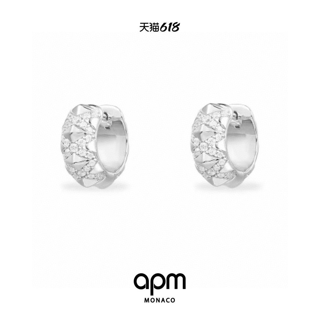 APm monaco新品迷你银色尖刺圆环耳环！潮流与时尚碰撞，彰显前卫时尚，个性尖刺设计，为造型增添前卫