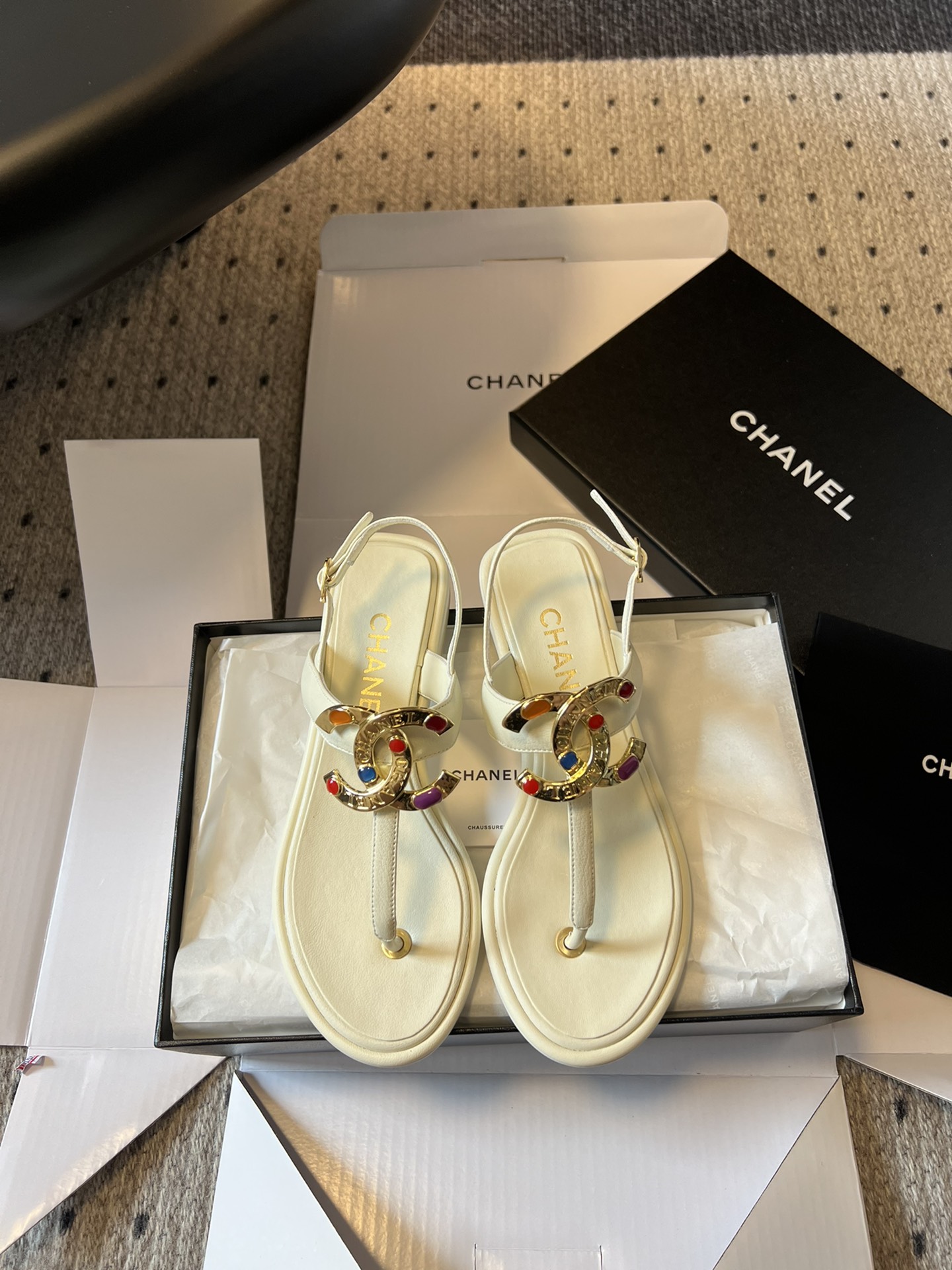 Winkel nu
 Chanel Schoenen Sandalen ABS Echt leer Schapenvacht Zomercollectie