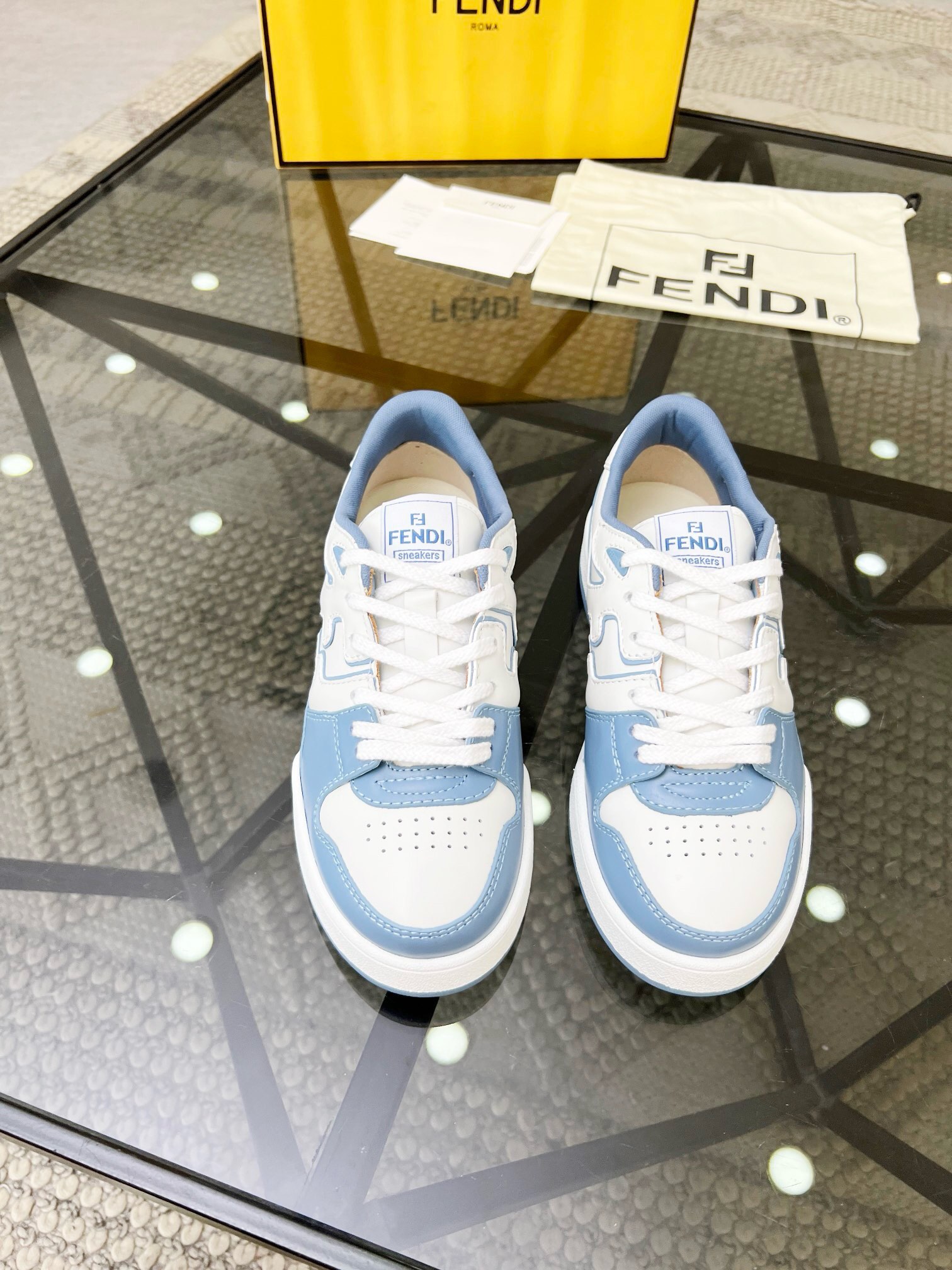 NO:218731,Brand FENDI color original color matching number 38-44 customized 45 price Material new Fendi style boutique casual shoes Top purchasing agent men's super popular hot counter new original configuration, Italian imported original cowhide, classic appearance of male god domineering, imported mesh cloth inner mat, breathable and comfortable Sole original special supply original sole super comfortable, original order goods High quality, Fendi casual shoes, fendi, fendi, cowhide19860909品牌FENDI 颜色原版配色 码数38-44定做45 价格 材质芬迪新款 精品休闲鞋 顶级代购男士超人气爆款专柜新款 原厂配置、意大利进口原版牛皮,经典的外观男神霸气,进口网布内里垫,透气舒适 鞋底原厂特供原版底超级舒适,原厂跟单货 高品质,芬迪休闲鞋,fendi,fendi,cowhide,Men's shoes