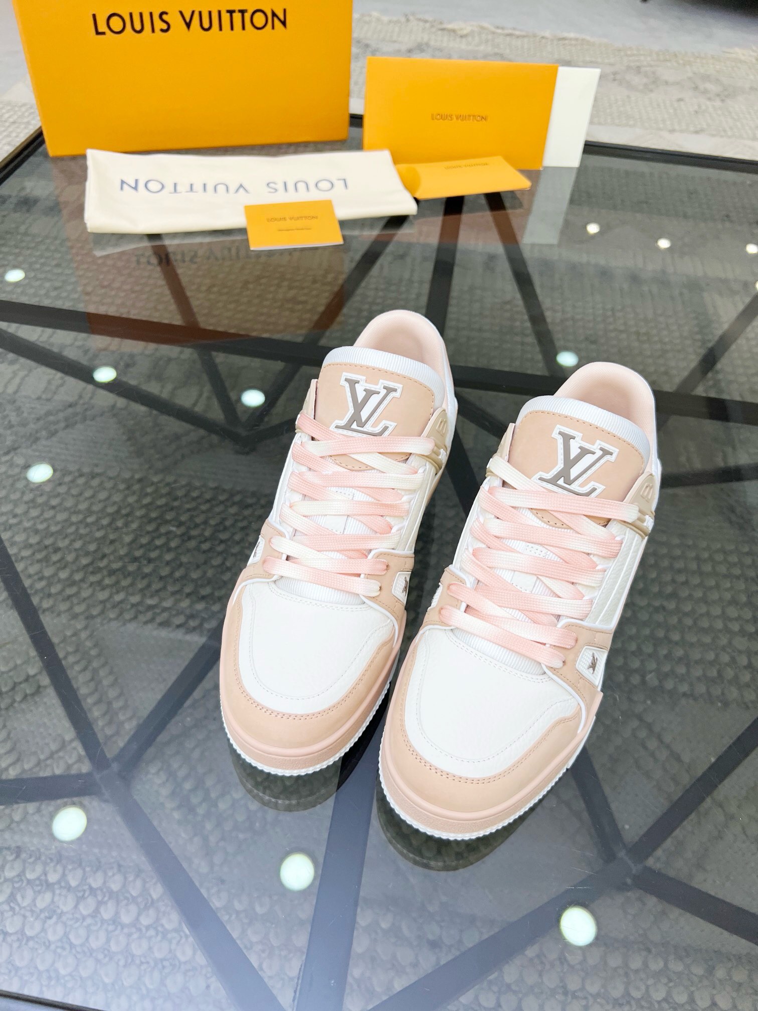 NO:219363,Brand LOUIS VUITTON original color matching code number 38-44 customized 45. Price Material material Louis Vuitton new high-top casual shoes!  High-quality Labon craft upper is made of cowhide with original material LV Comfortable breathable mesh cloth Neli mesh cloth footbed style Simple and atmospheric LV original outsole, Louis Vuitton, louis vuitton, louis vuitton, louis vuitton, louis vuitton, cowhide19860909品牌LOUIS VUITTON 颜色原版配色 码数38-44定做45. 价格 材质路易威登新款 高帮 休闲鞋！高品质拉邦工艺鞋面采用牛皮搭配原版材质LV 舒适透气网布内里网布垫脚版型时尚 简单大气LV原版大底,路易威登,louis vuitton,louis vuitton,louis vuitton,cowhide,Men's shoes