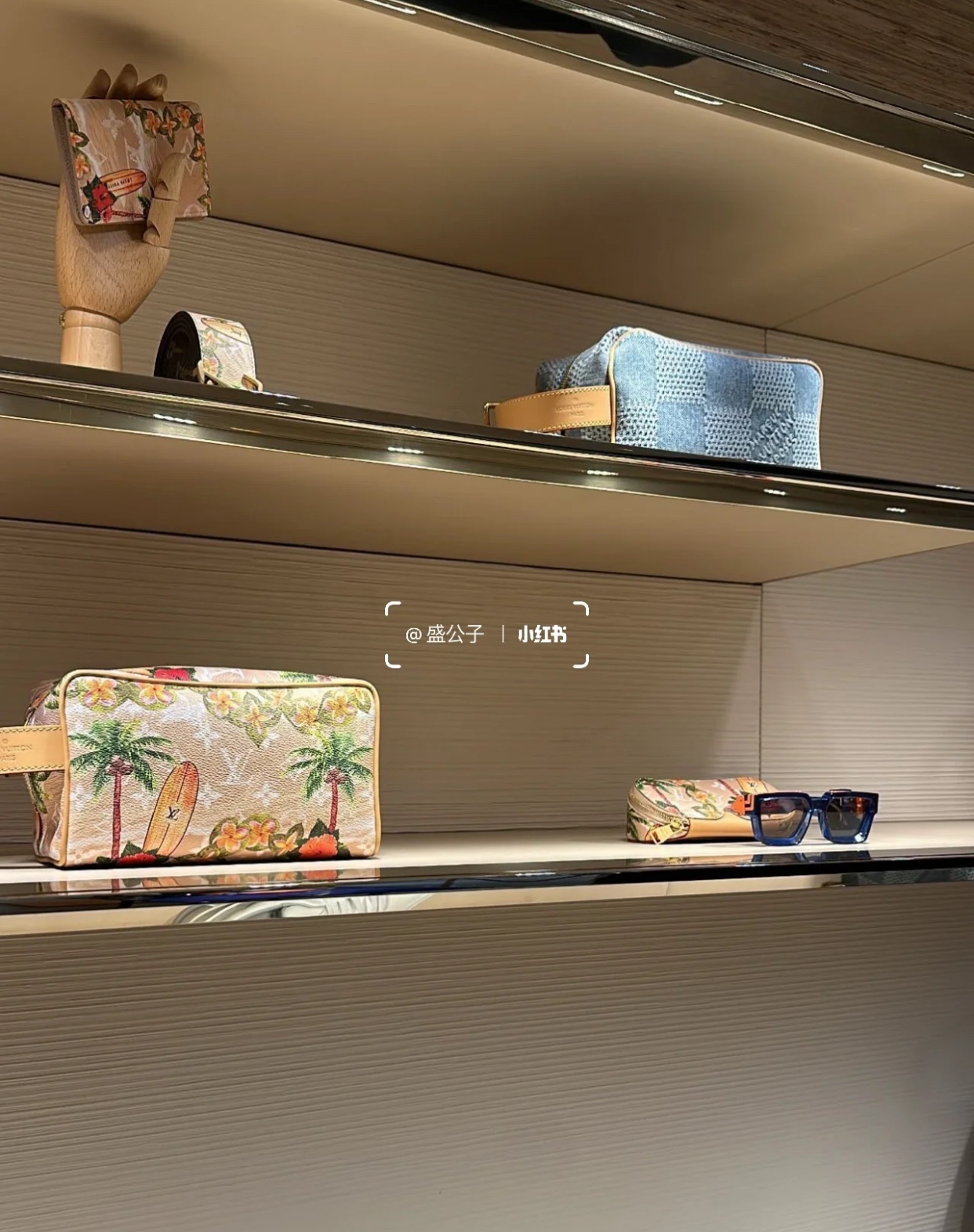 Louis Vuitton [Locker Dopp Kit Toilet Bag] M24799 83112 Apricot Surf