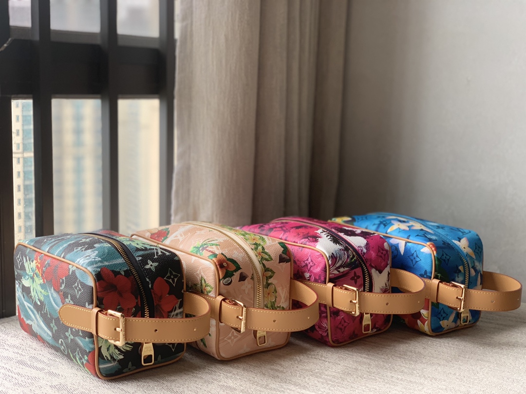 Louis Vuitton 4colors in stock