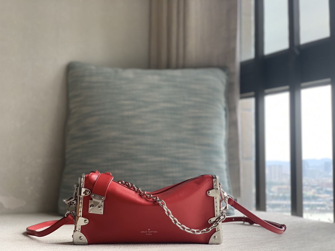 Louis Vuitton Rare edition counter 24 new products debut [SLIM TRUNK handbag] officially on sale M25445 red