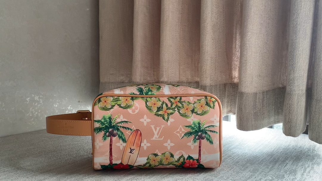 Louis Vuitton [Locker Dopp Kit Toilet Bag] M24799 83112 Apricot Surf