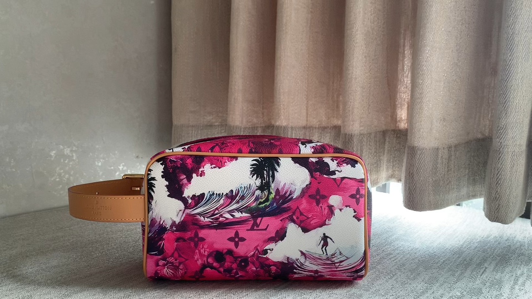 Louis Vuitton [Locker Dopp Kit Toilet Bag] M24799 83112 Rose Red Surf