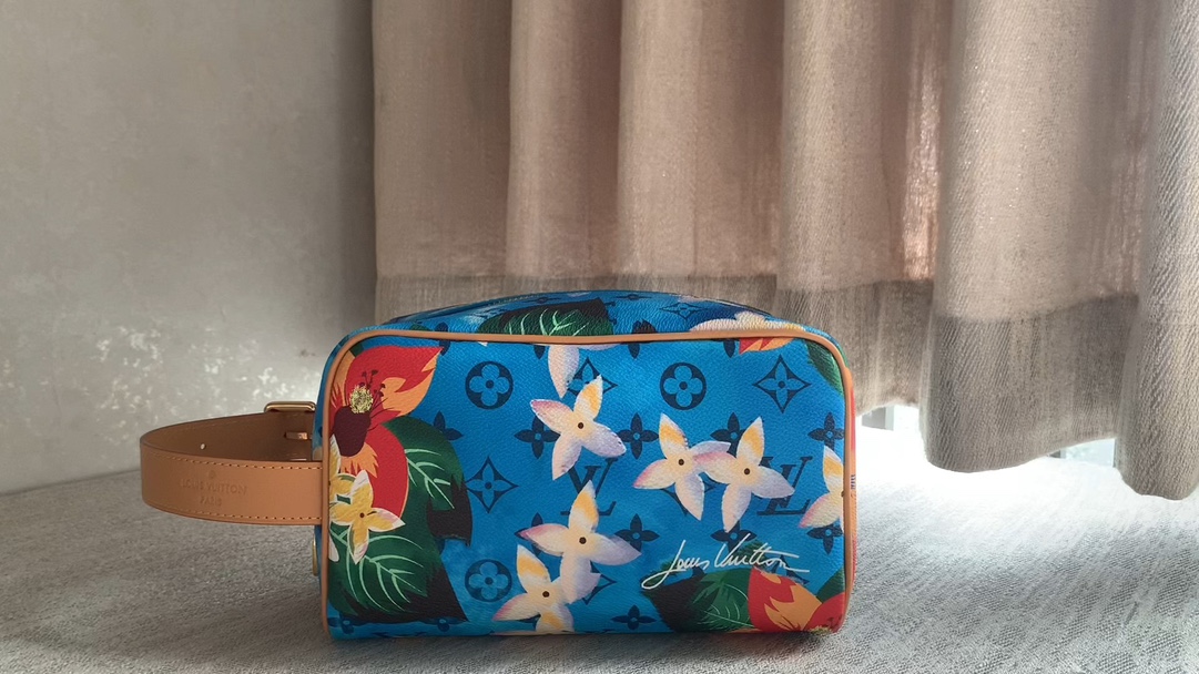Louis Vuitton [Locker Dopp Kit Toilet Bag] M24799 83112 Blue Surf