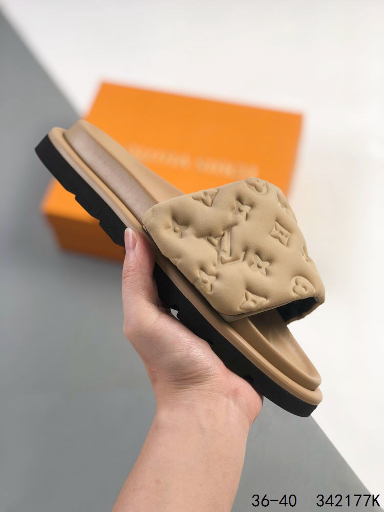 ️ 福利️LV LV LV 休闲一字拖拖鞋 明星同款 网红博主推荐 尺码：如图所示ID：342177K1