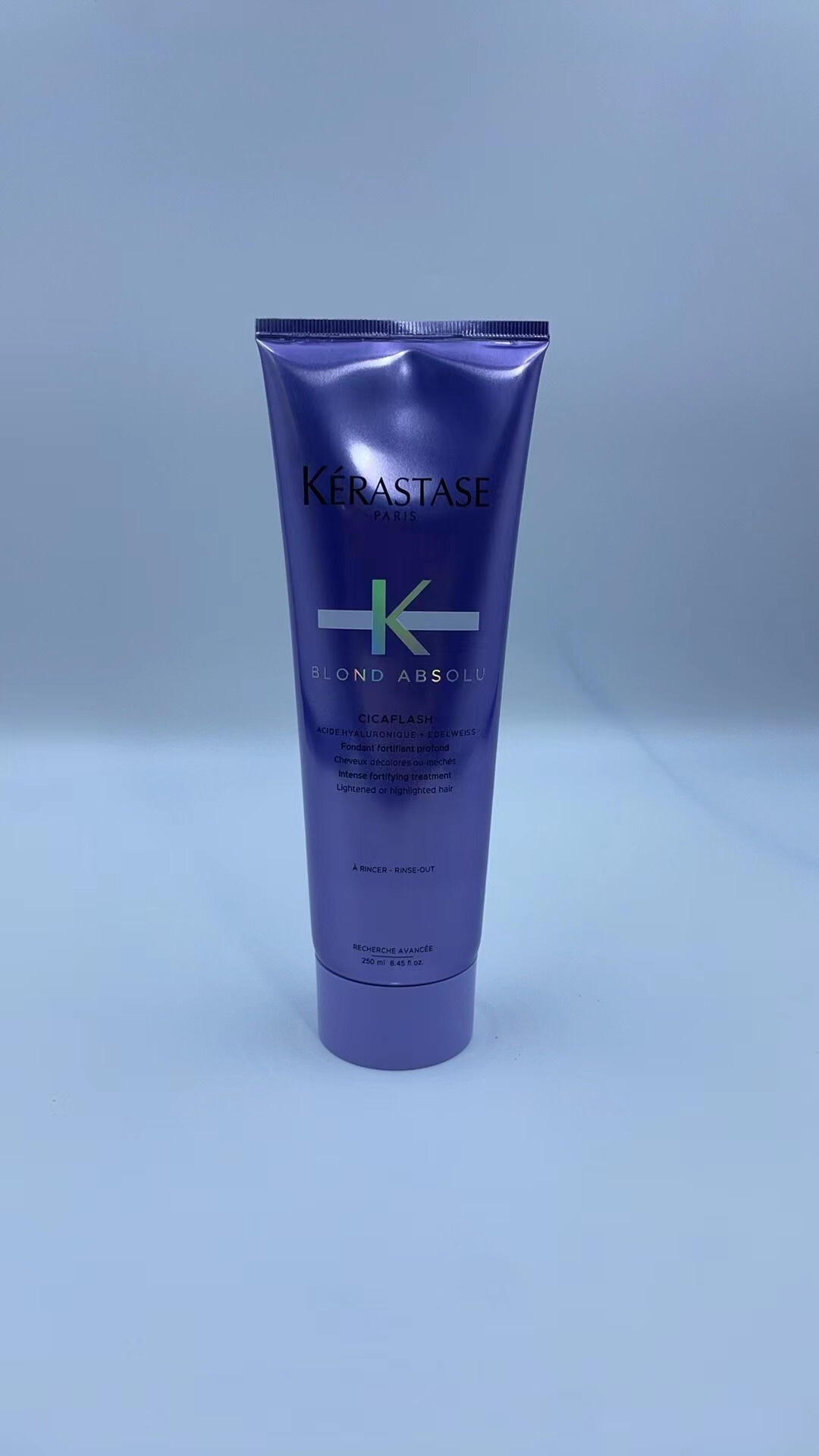 专/35💰
卡诗耀光凝色护发素250ml！实在是太好用了适合经常烫染头发的宝宝既护色又修护受损发质爱了爱了。