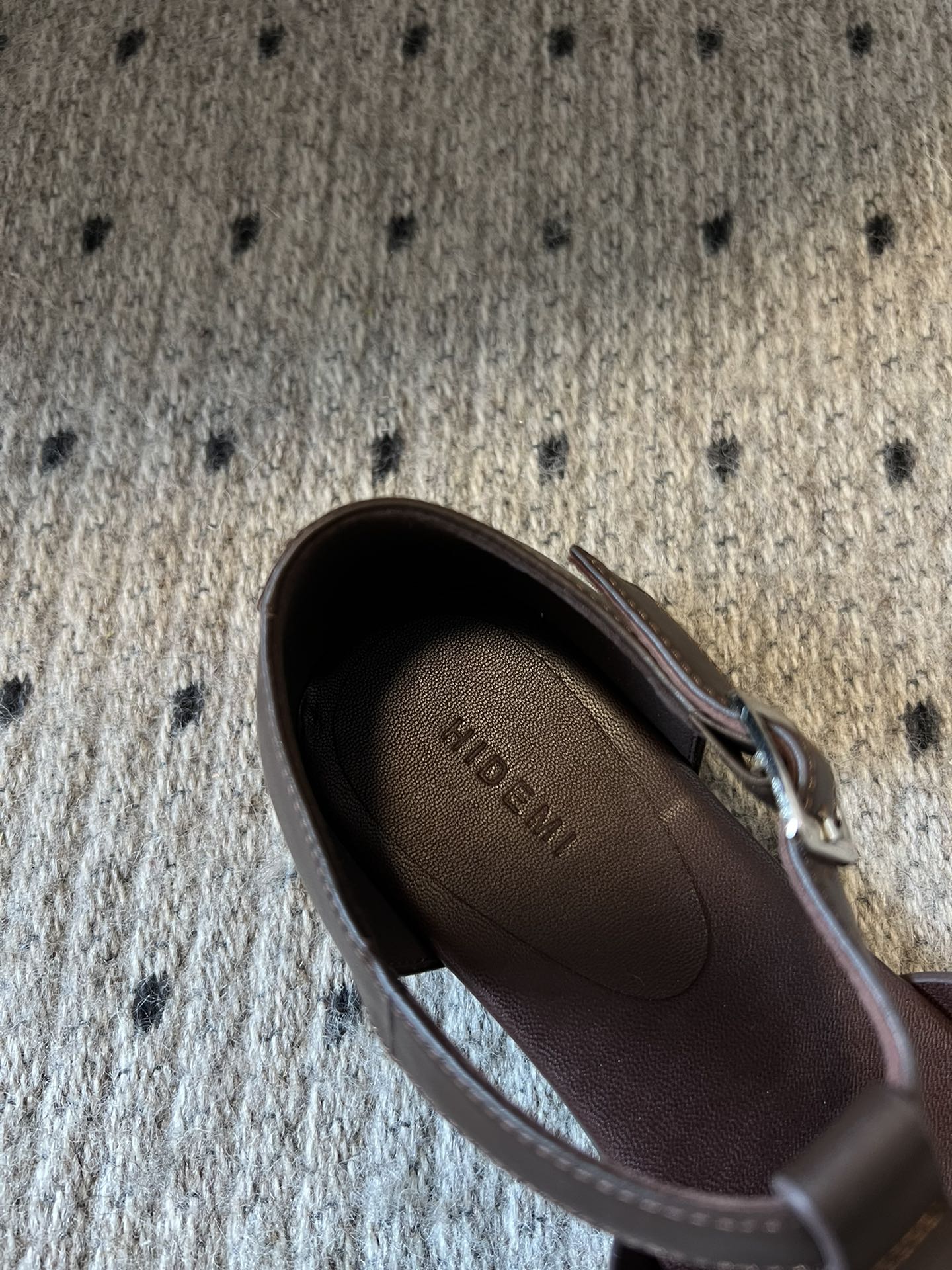 
代购级 Hidemi 24/aw 复古时髦罗马凉鞋

近期超级火的一双 原版购入 11开发 闭眼入 太