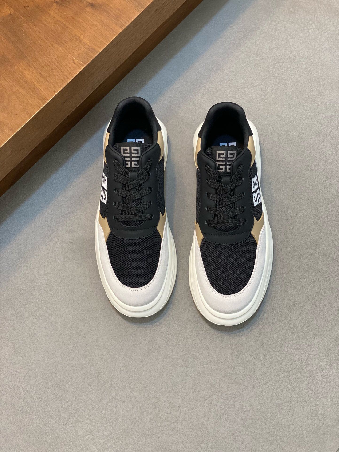 NO:218510,Brand GIVENCHY Color Original Color Number 39-44 Customized 38.45 Price Material Givenchy Top-grade Original Product!  The upper of the high-quality sports shoes is spliced ​​with imported cowhide to make it breathable and comfortable cowhide inner Cowhide feet original combination outsole style fashionable, simple and generous versatile style, Givenchy casual shoes, given, given, given, sneakers, cowhide19860909品牌GIVENCHY 颜色 原版配色 码数39-44定做38.45 价格 材质纪梵希顶级·原单货！精品好货运动鞋鞋面采用进口牛皮拼接而成透气舒服牛皮内里 牛皮垫脚 原版 组合大底 版型时尚简洁大方 百搭款,纪梵希休闲鞋,givenchy,givenchy,sneakers,cowhide,Men's shoes