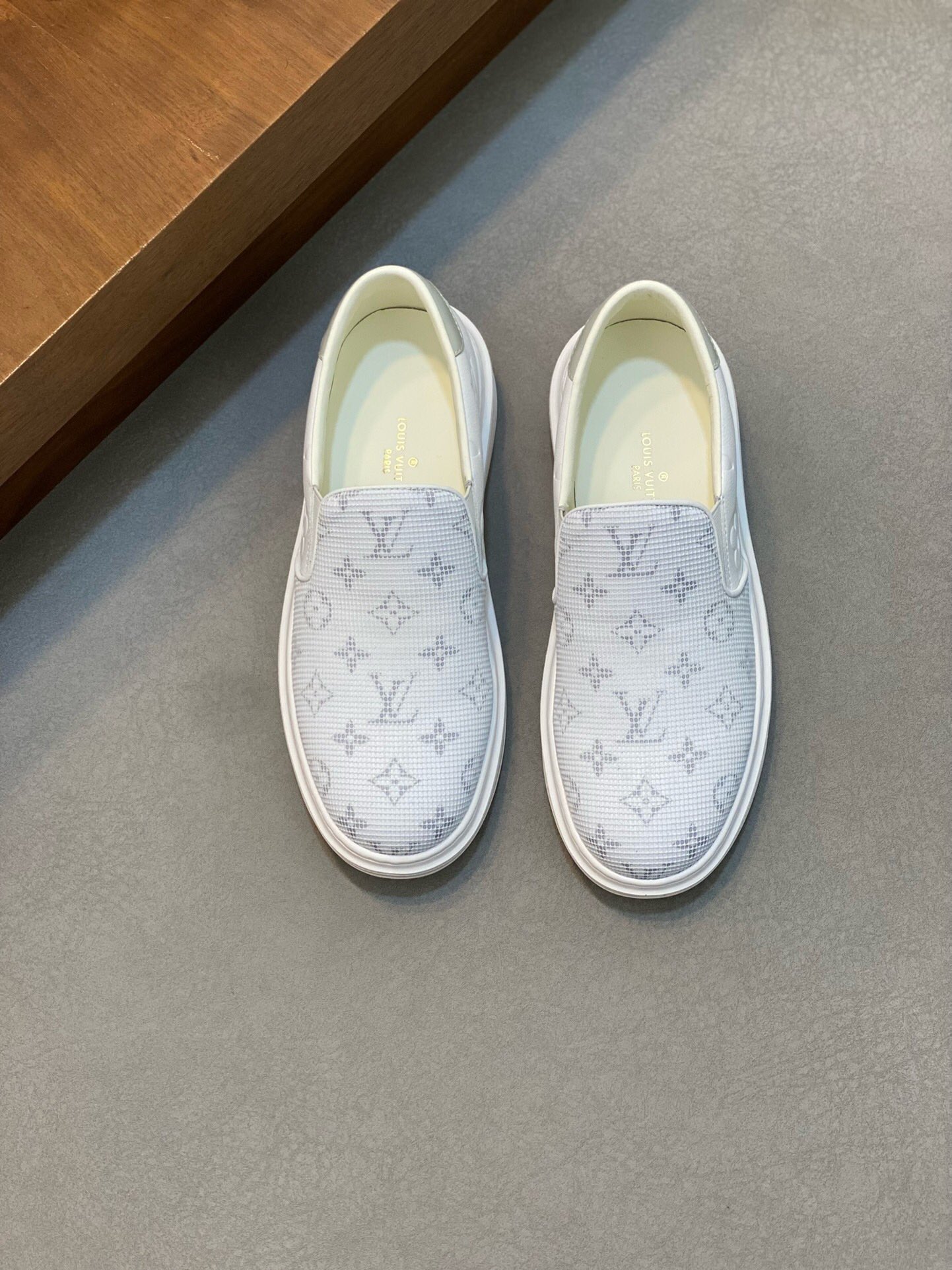 NO:218709,Brand LOUIS VUITTON original color matching code number 38-44 customized 45 price material Louis Vuitton new style casual shoes!  Original single-quality Labon craft upper adopts cowhide original printed cowhide inner style fashionable simple and atmospheric original LV outsole, Louis Vuitton, louis vuitton, louis vuitton, louis vuitton, louis vuitton, cowhide19860909品牌LOUIS VUITTON 颜色原版配色 码数38-44定做45 价格 材质路易威登新款 休闲鞋！原单品质拉邦工艺鞋面采用牛皮原版印花牛皮内里版型时尚 简单大气原版LV大底,路易威登,louis vuitton,louis vuitton,louis vuitton,cowhide,Men's shoes