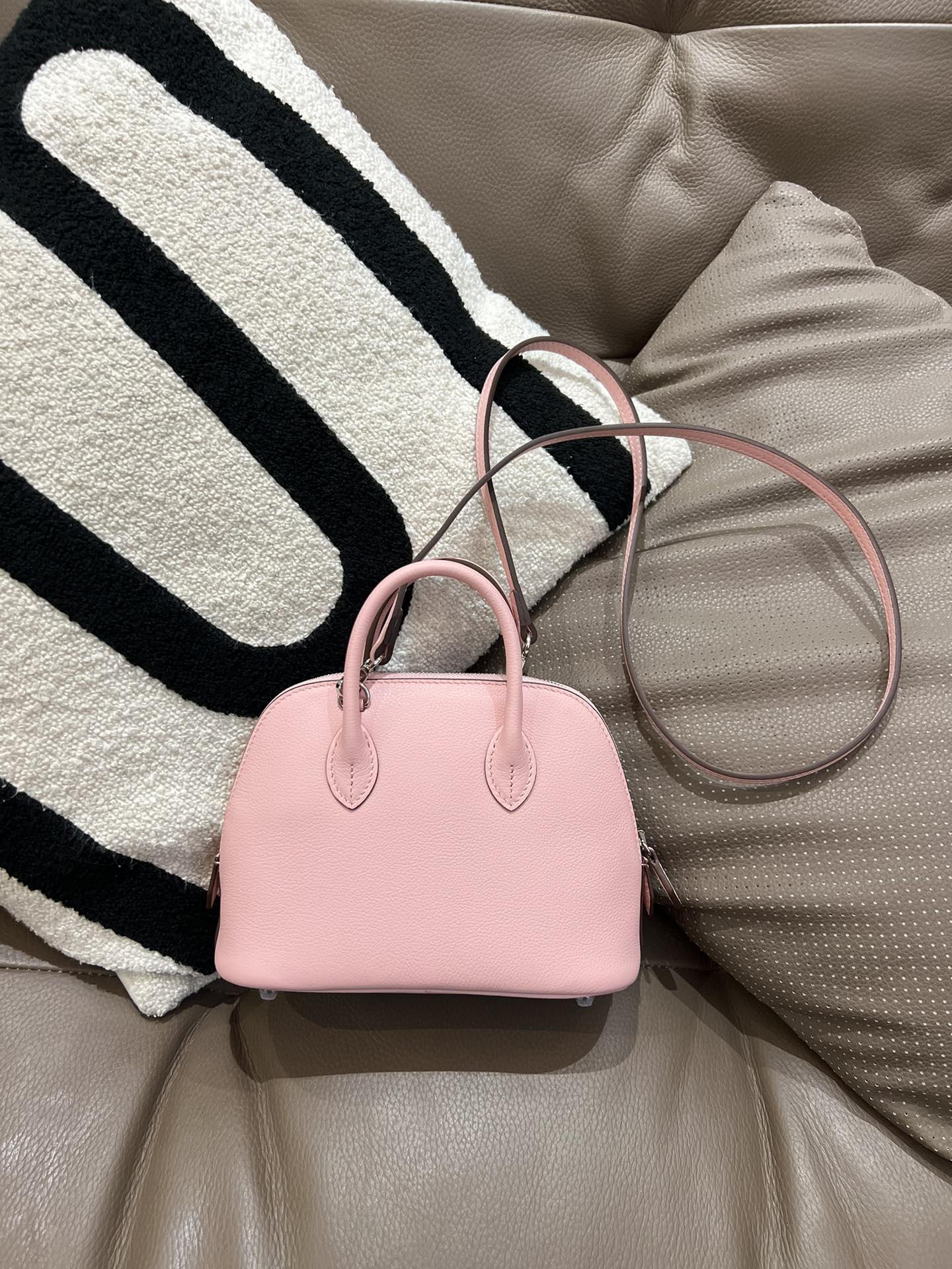 実拍🉐728 ミニボウリングボール - かわいい牛革製