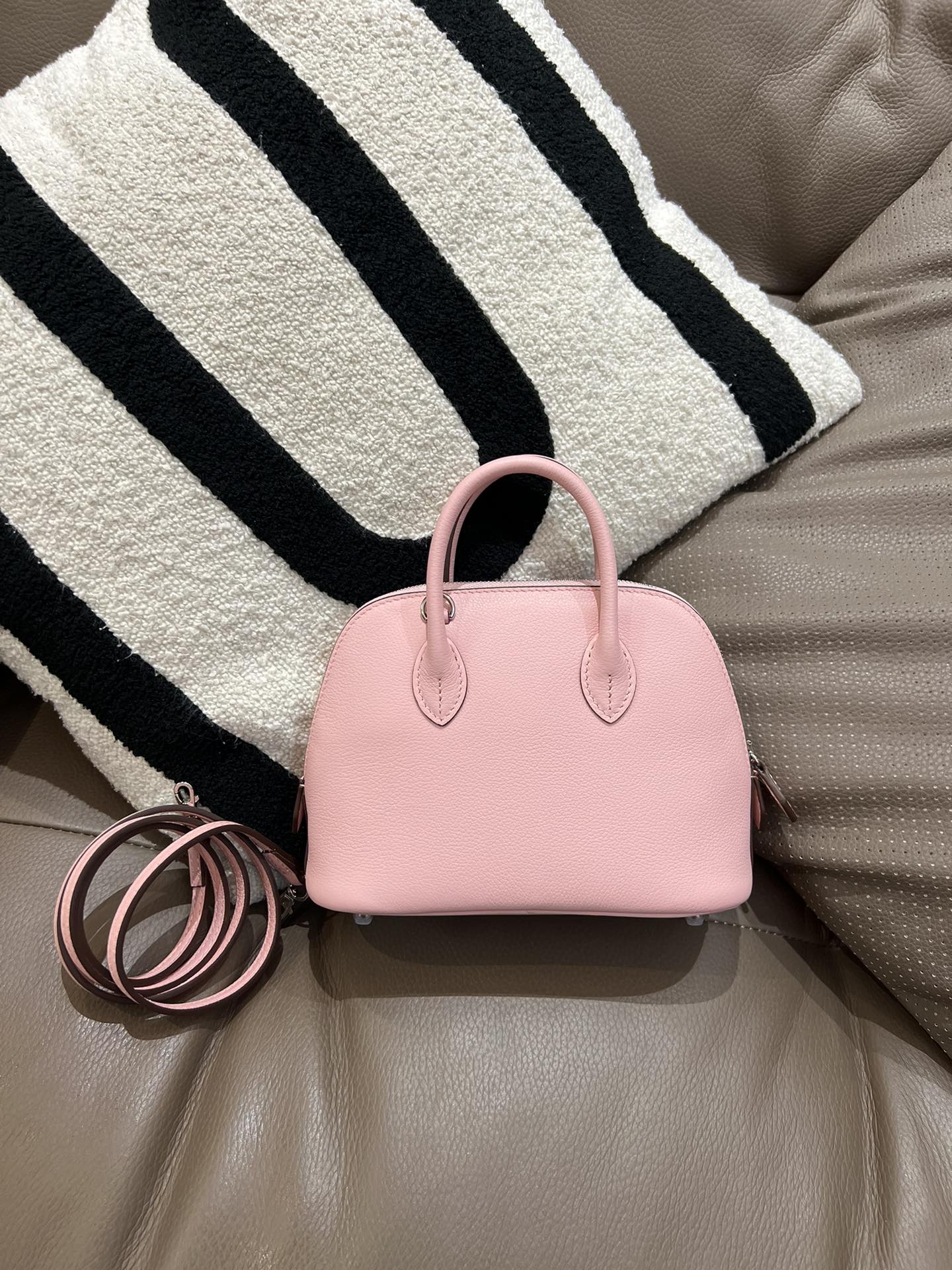 実拍🉐728 ミニボウリングボール - かわいい牛革製