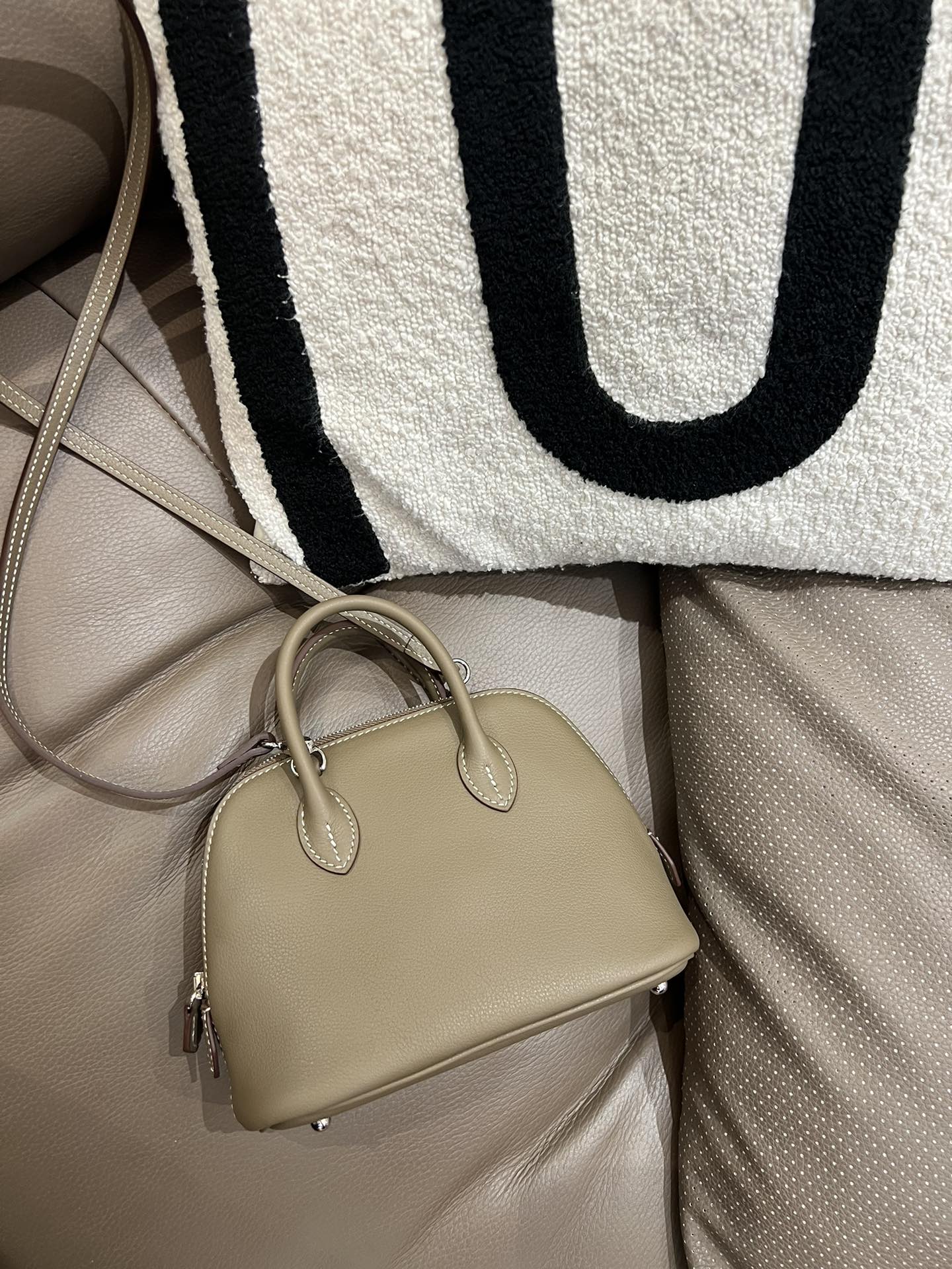 実拍 𝐌𝐢𝐧𝐢 𝐛𝐨𝐥𝐢𝐝𝐞保龄球 - 輸入頭層牛皮の可愛いバッグ