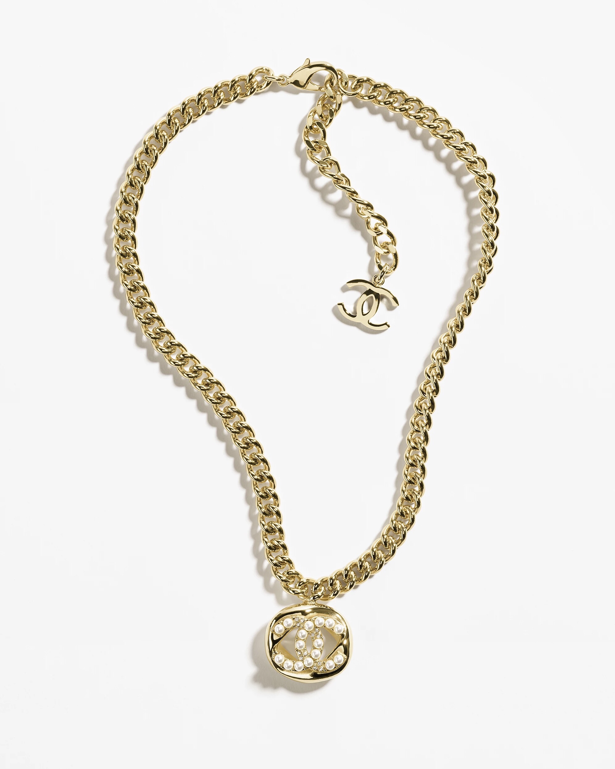 NO:101661,Xiaoxiang new style sugar cube series round double c pearl geometric necklace, Chanel necklace, chanel, necklace19860909小香新款 方糖系列 圆形双c珍珠几何项链,香奈儿项链,chanel,necklace,Jewelry