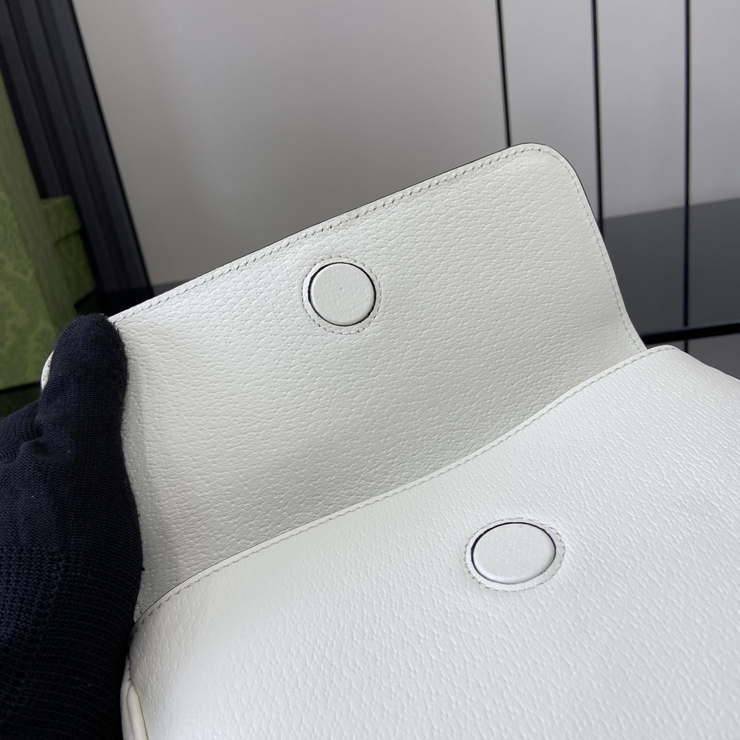 Gucci White Supreme Small Messenger Bag, Adjustable Strap, Stylish & Functional 8 i1719502582 8050 6