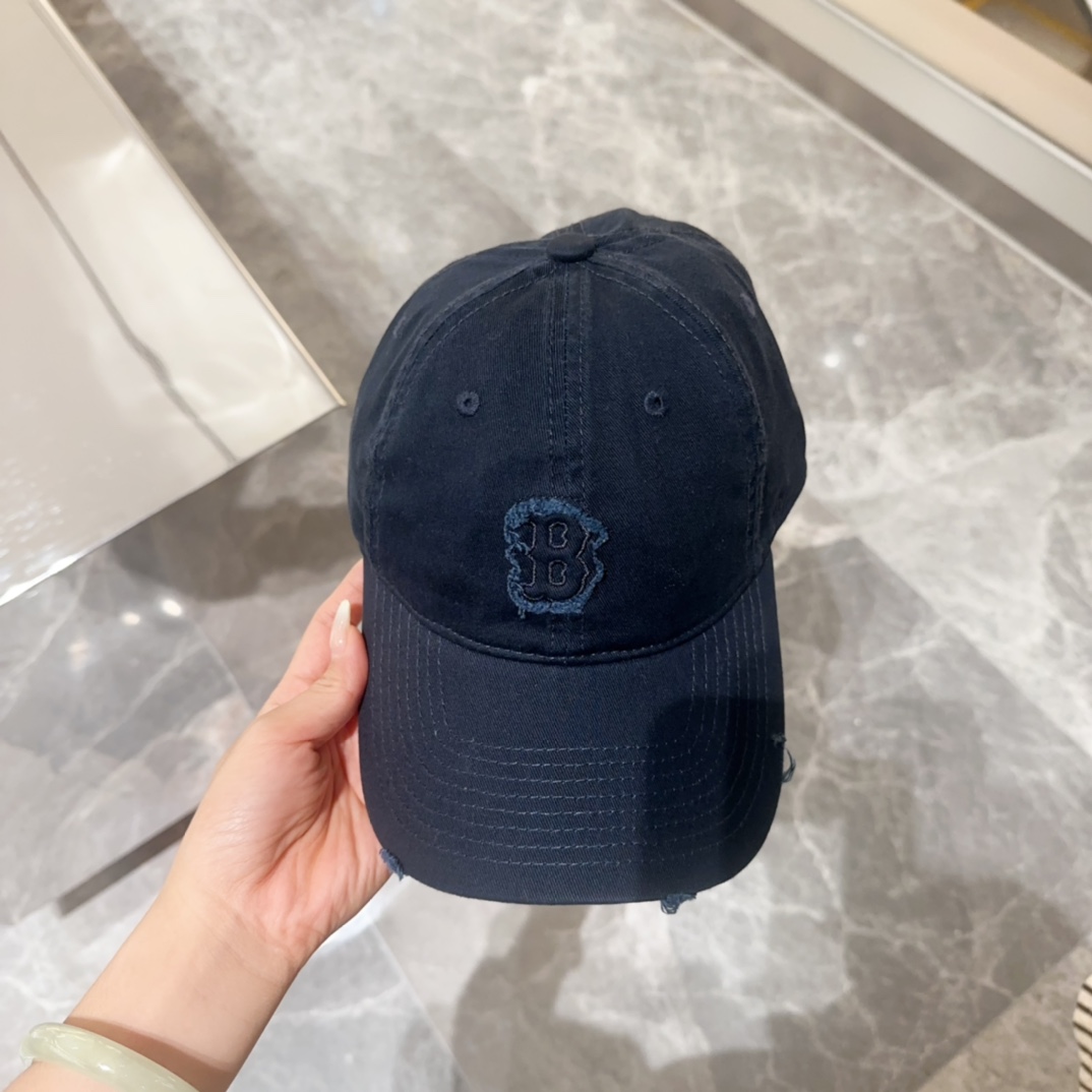 NO:206755,Trendy brand letter pure cotton baseball cap, special-shaped hat brim!  Exquisite love embroidery, cute and age-reducing, fashion experts make single products!  Pure cotton is breathable and can be worn all seasons!  Excellent quality!  Hat Straw Hat Fisherman Hat Baseball Hat, Hats, espadrilles, hats19860909潮牌字母纯棉棒球帽,异形帽檐！精致爱心小刺绣,可爱减龄,时尚达人潮搭单品！纯棉透气,四季可佩戴！质量超赞！帽子草帽渔夫帽棒球帽,帽子,espadrilles,hats,hat