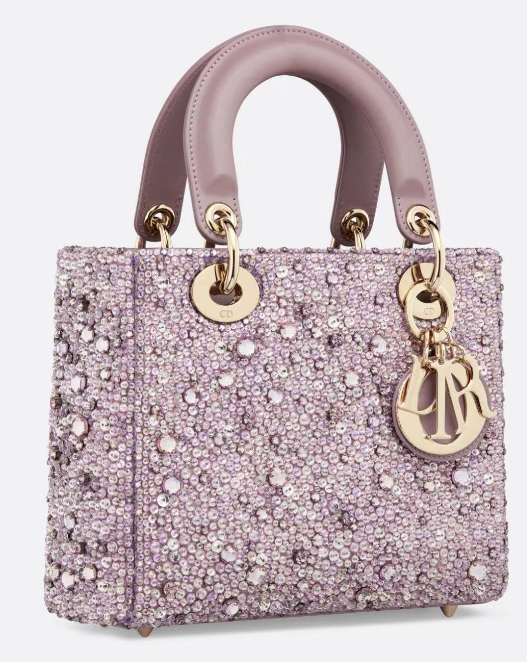 Dior Product _dk8qfSkvIpptxExJfwvVqEuI10DC7gF6AGgZx6A