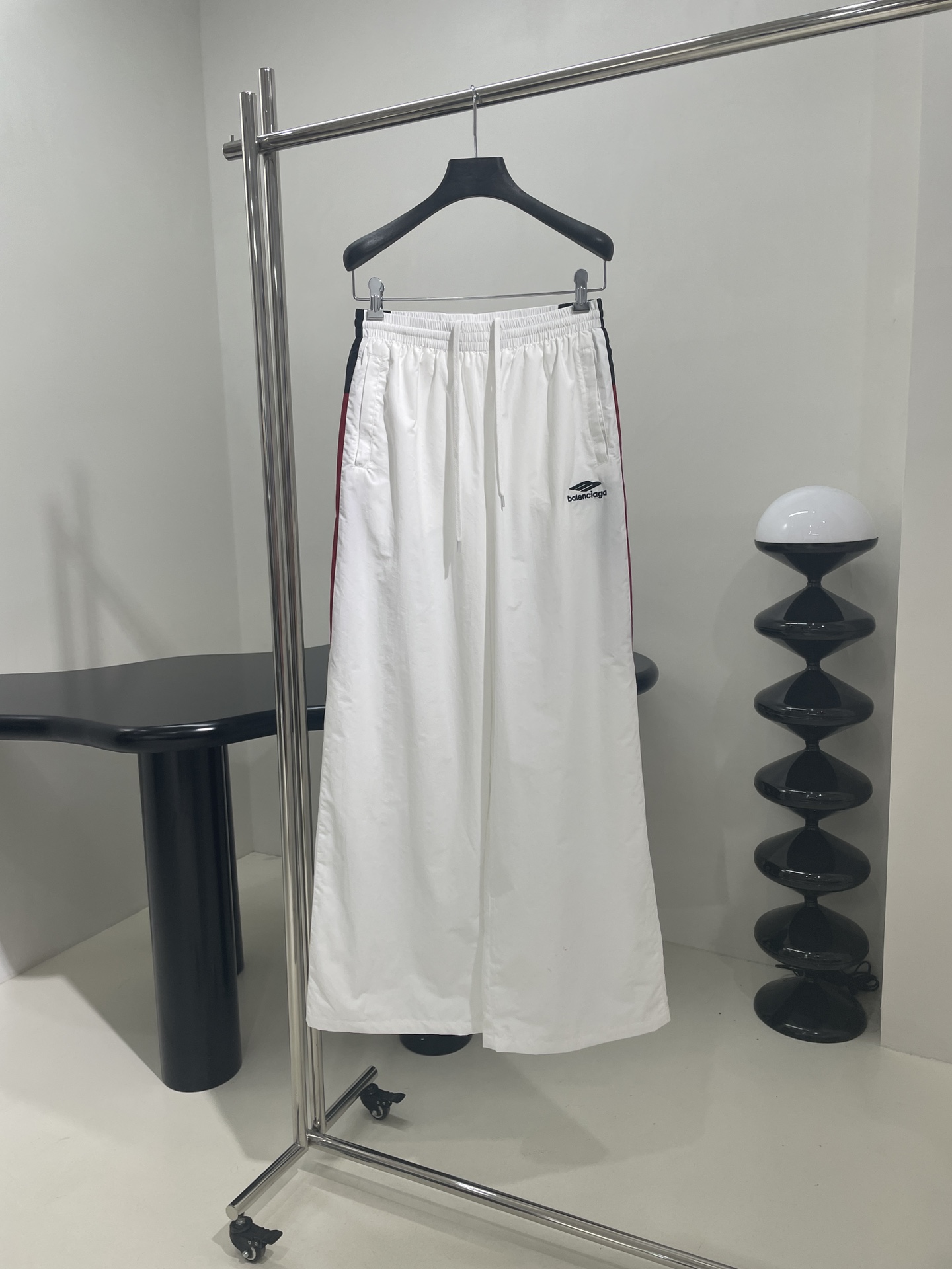 *新品3BSPORTSICONTRACKSUIT中号版型夹克长裤套装定染定制尼龙面料腋下饰以撞色捆条设计