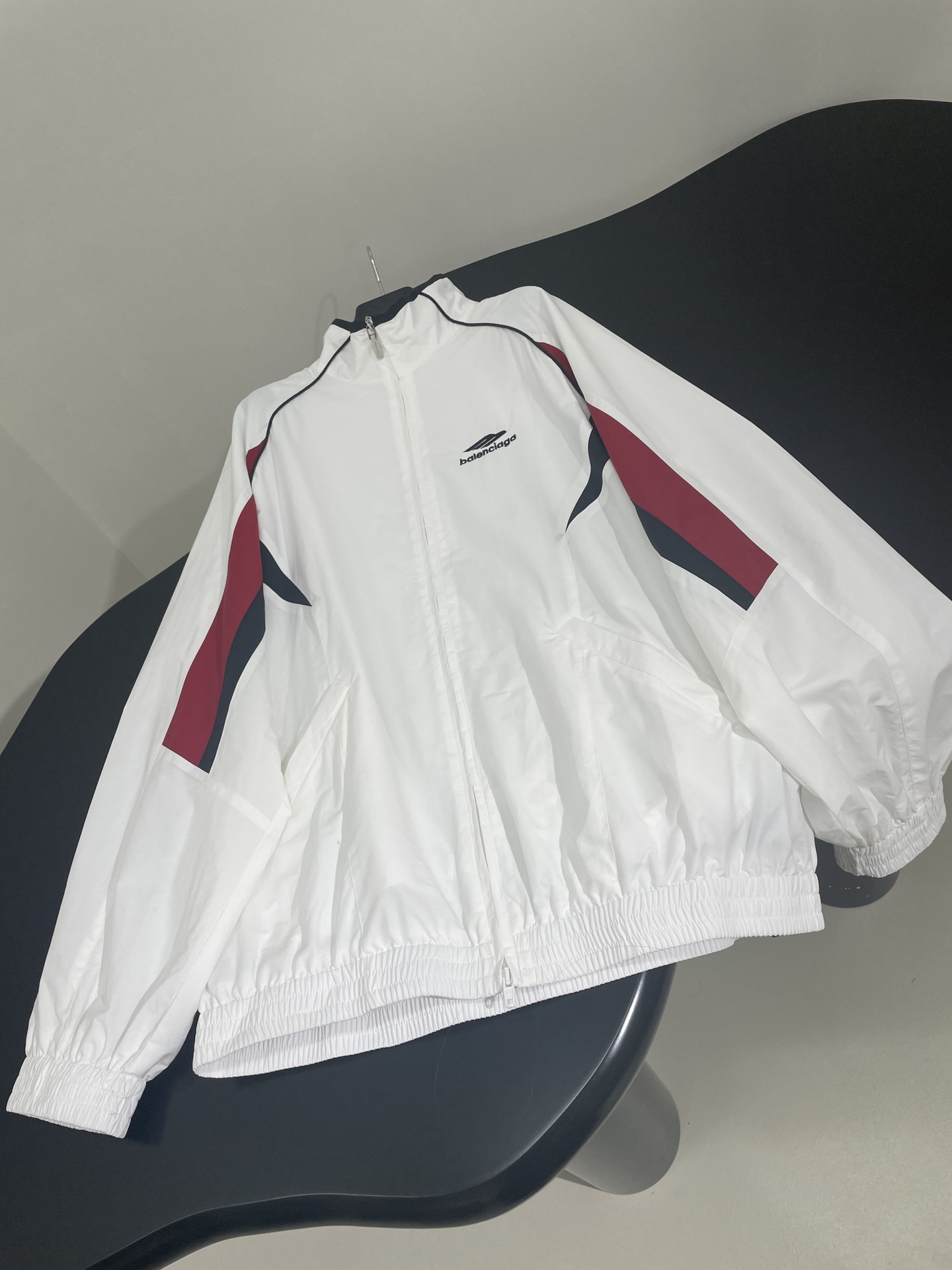 *新品3BSPORTSICONTRACKSUIT中号版型夹克长裤套装定染定制尼龙面料腋下饰以撞色捆条设计