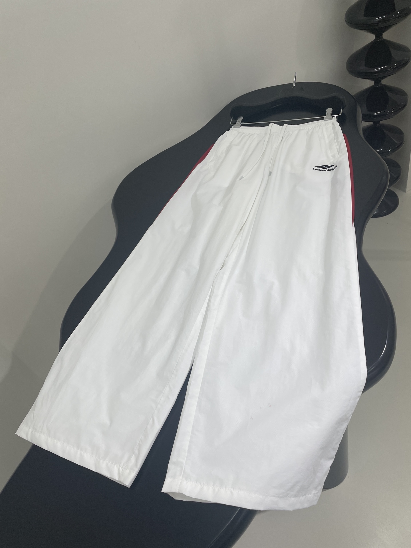 *新品3BSPORTSICONTRACKSUIT中号版型夹克长裤套装定染定制尼龙面料腋下饰以撞色捆条设计