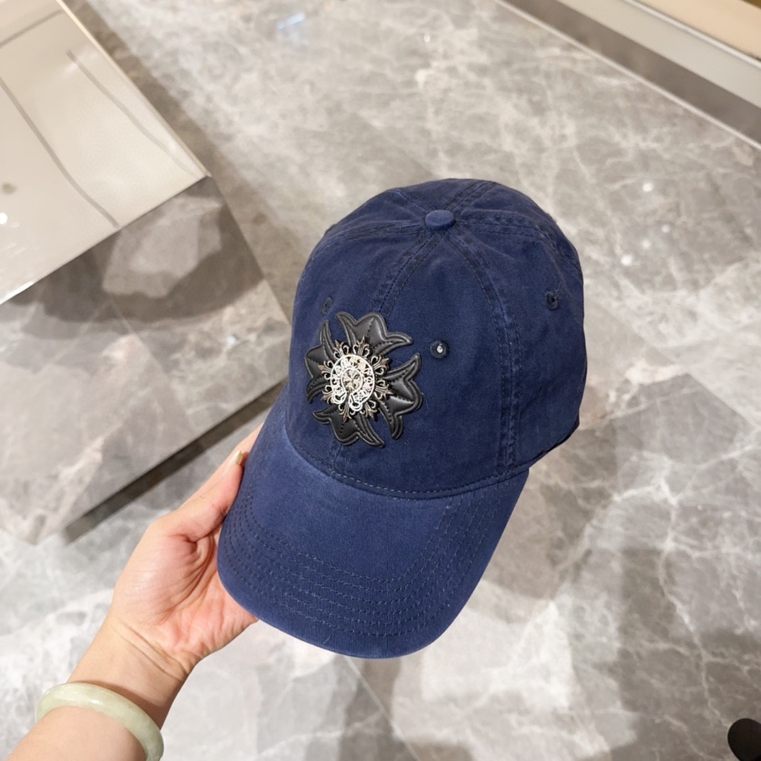 NO:206769,Croxin's new baseball cap, classic cross logo, casual and cool feeling, neutral style for men and women!  A variety of colors, super easy to match!  Hat straw hat fisherman hat baseball hat, hat, chrome hearts, espadrilles, hats19860909克罗心 新款棒球帽, 经典十字架标志,休闲带点酷酷的感觉,中性款 男女同款！多种色系,超好搭！帽子草帽渔夫帽棒球帽,帽子,chrome hearts,espadrilles,hats,hat