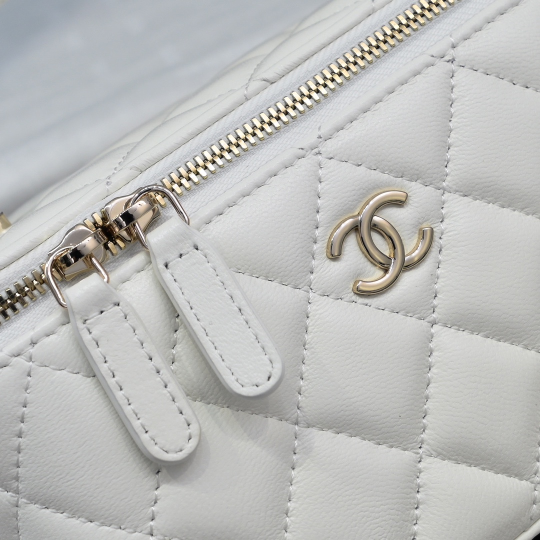 Chanel Style Bag style reference detail image 5 from source 776538