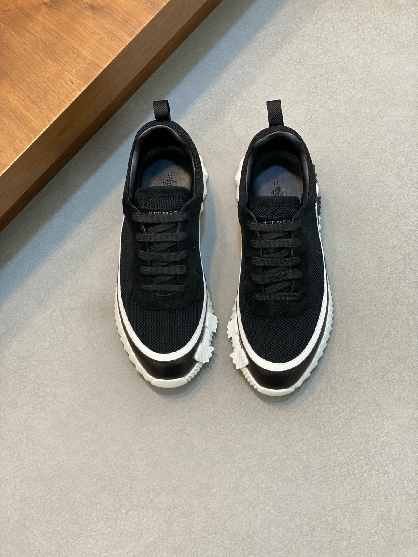 NO:217641,Brand HERMES original color matching, size 38-45 standard size, price, material Hermes new style, boutique sports shoes, upper cowhide, fabric, full cowhide, footbed cowhide, inner style, dynamic original, Hermes comfortable sole, simple and generous sports and casual, Hermes casual shoes, hermes, hermes, sneakers, cowhide19860909品牌HERMES 颜色原版配色 码数38-45标准码 价格 材质爱马仕新款 精品运动鞋 鞋面牛皮配布打造全牛皮垫脚牛皮内里版型时尚 动感十足原版 爱马仕舒适大底 简洁大方运动休闲,爱马仕 休闲鞋,hermes,hermes,sneakers,cowhide,Men's shoes