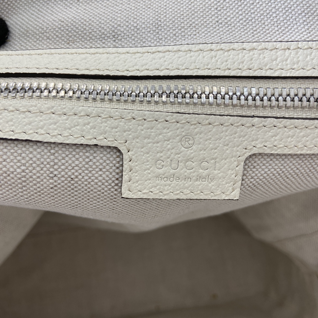 Gucci Backpack, White PVC Medium Backpack, Stylish and Functional 40cm 9 i1719754139 7233 8