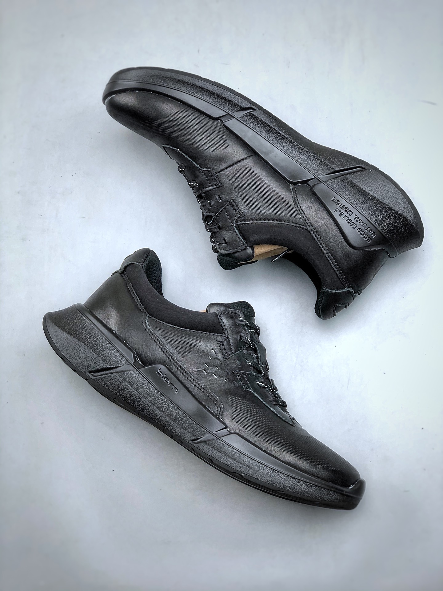 320 Ecco爱步运动鞋男鞋 BIOM2024 透气健步鞋 防滑跑步鞋