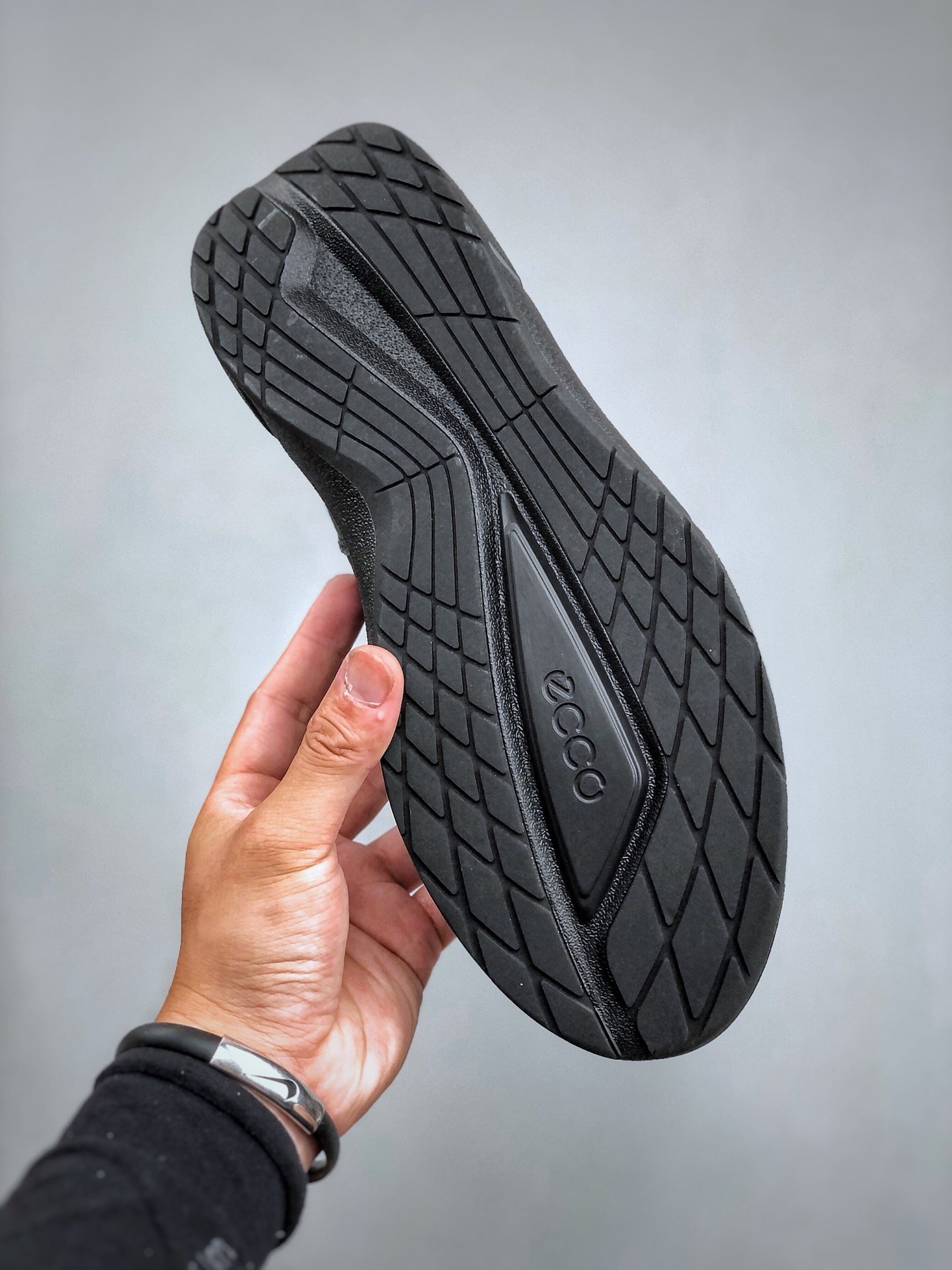320 Ecco爱步运动鞋男鞋 BIOM2024 透气健步鞋 防滑跑步鞋