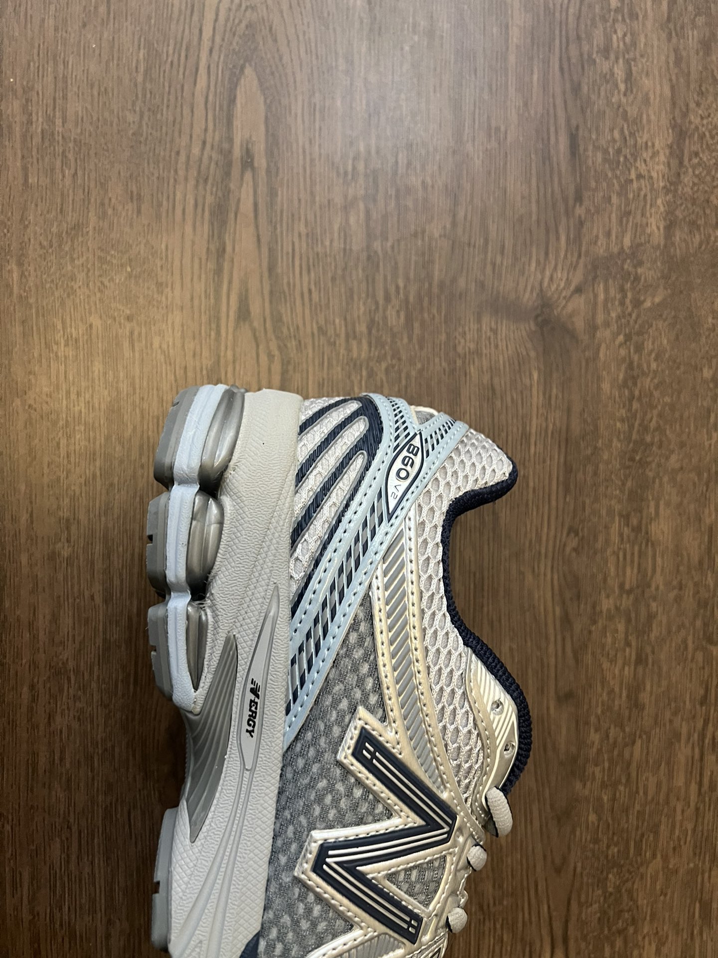 原130 现特价得 NEW BALANCE NB860休闲跑步鞋