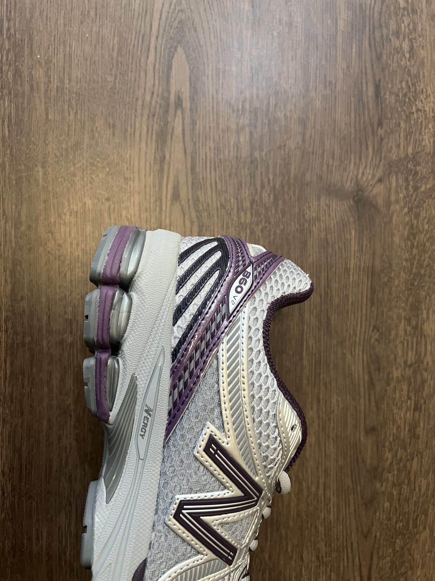 原130 现特价得 NEW BALANCE NB860休闲跑步鞋