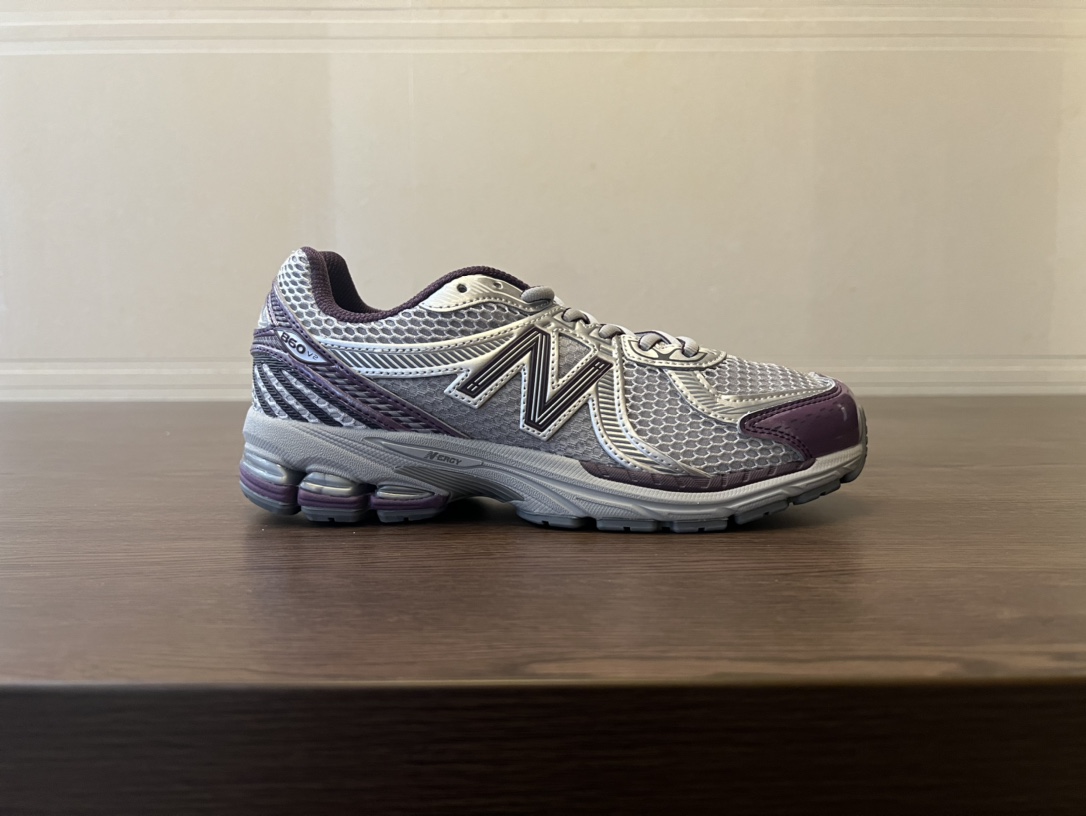原130 现特价得 NEW BALANCE NB860休闲跑步鞋