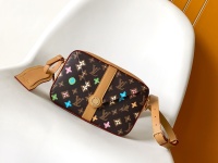 4 Price 💰M24820 Black Top Original Original Single Characteristics Tyler joint model melter meal micro -standard printing opens and closes leather -shoulder shoulder bag men's and women's same model Monography Craggy Inner bag magnetic buckle size 23.5 x 15.5 x 8.5 cm (length x height x wide) Monogram Craggy coating canvas leather leather edge fabric lining polished metal part zipper main compartments in front bag with wave effect magnetic button in the magnetic button Disassembly wavy effect of the bags: removable, adjustable bag band long: 40.0 cm bag half -length can be adjusted to: 53.5 cm 1 4 Price 💰M24820 Black Top Original Original Single Characteristics Tyler joint model melter meal micro -standard printing opens and closes leather -shoulder shoulder bag men’s and women’s same model Monography Craggy Inner bag magnetic buckle size 23.5 x 15.5 x 8.5 cm (length x height x wide) Monogram Craggy coating canvas leather leather edge fabric lining polished metal part zipper main compartments in front bag with wave effect magnetic button in the magnetic button Disassembly wavy effect of the bags: removable, adjustable bag band long: 40.0 cm bag half -length can be adjusted to: 53.5 cm