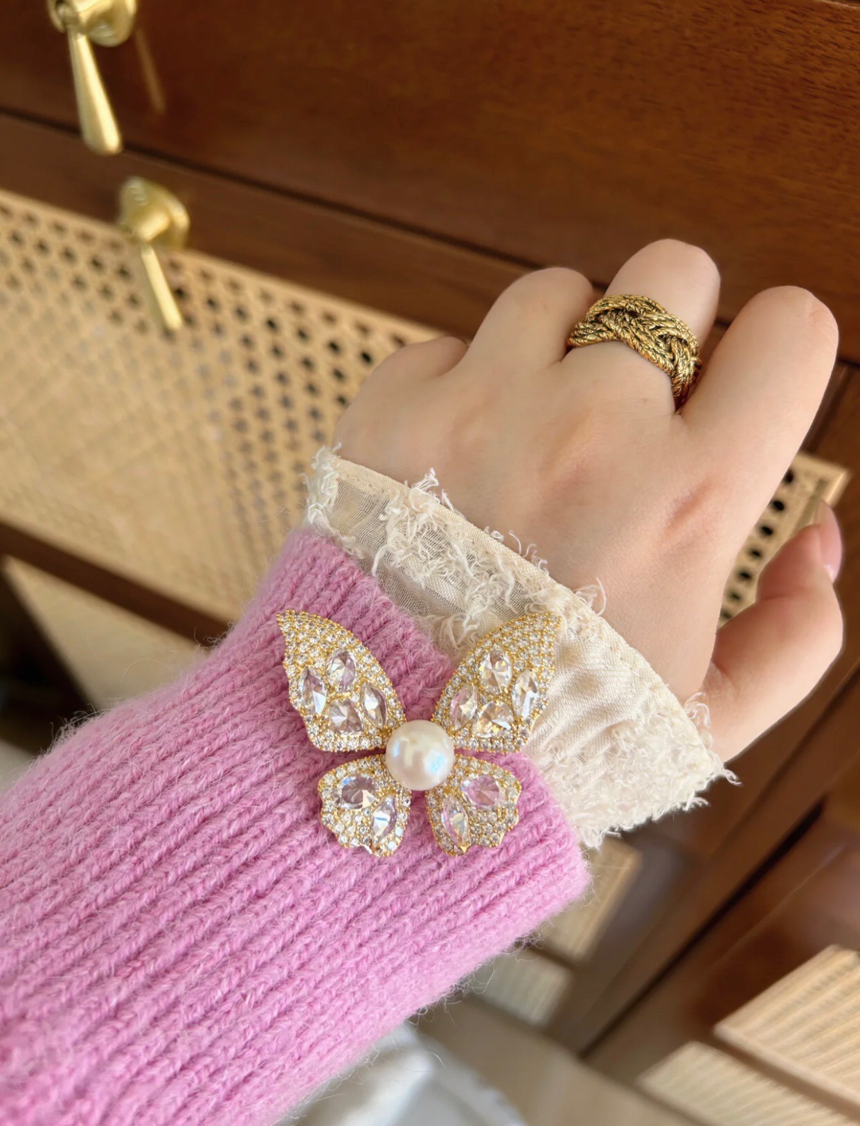 French Handcrafted Rings: Exquisite Designs Inspired by Pacific Island Senses. - 图片 4