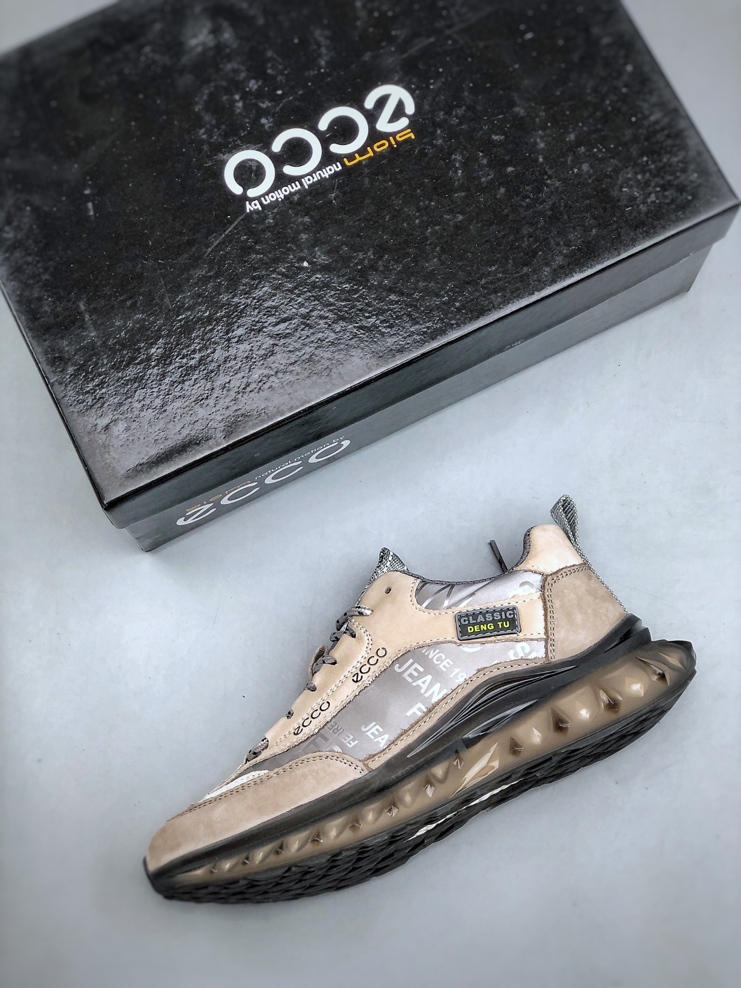 300 ECCO爱步 小红书爆款 新款百搭休闲鞋