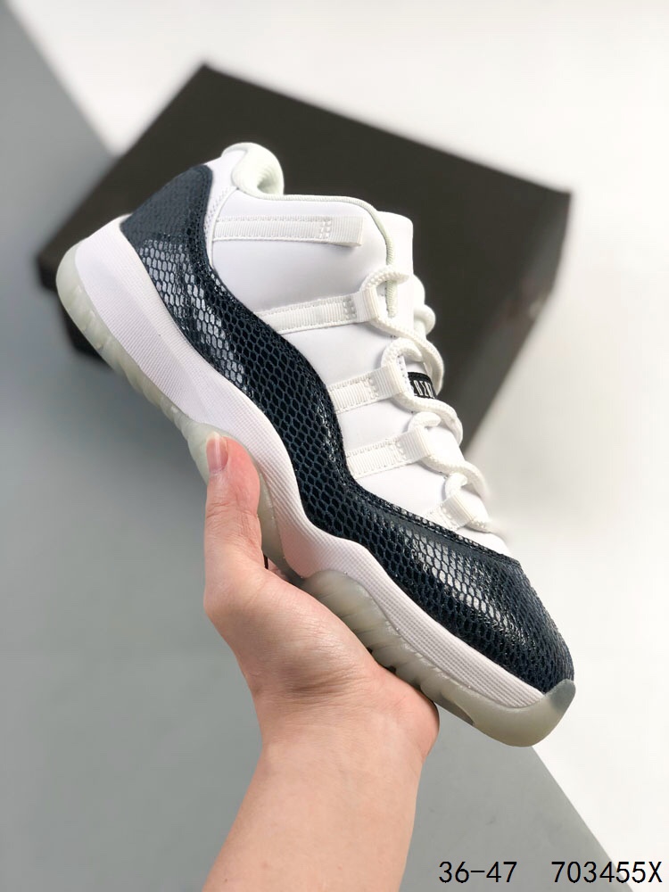 真标带半码！
乔丹11代  Nike Air Jordan 11 Retro 乔11 高低帮运动篮球鞋 AJ11代经典设计，深受球员与球迷喜爱   
是 JORDAN 品牌的经典版型之一。该复刻鞋款的设计灵感源自迈克尔·乔丹第四次夺冠时所穿鞋款。
ID：703455X