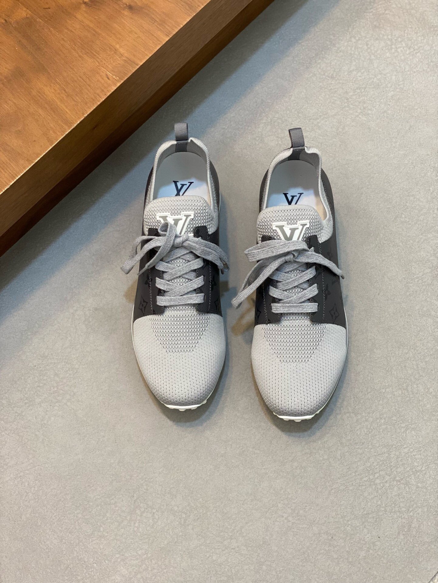 NO:218643,Brand LOUIS VUITTON original color matching code number 39-44 customized 38.45 price Material new Louis Vuitton casual shoes!  The original single-quality Labon craft upper uses PVC with cloth breathable mesh inner lining. Simple and atmospheric original LV ultra-light sole, Louis Vuitton, louis vuitton, louis vuitton, louis vuitton, louis vuitton19860909品牌LOUIS VUITTON 颜色原版配色 码数39-44定做38.45 价格 材质路易威登新款 休闲鞋！原单品质拉邦工艺鞋面采用PVC搭配布面透气网布内里版型时尚 简单大气原版LV超轻大底,路易威登,louis vuitton,louis vuitton,louis vuitton,Men's shoes