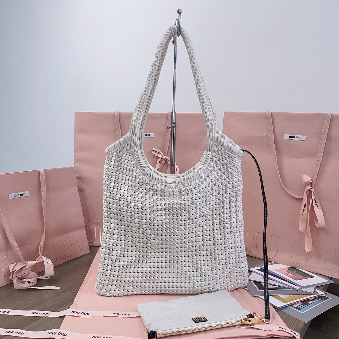Miu Miu Knitted Tote Bag with Detachable Pouch - Lightweight & Spacious 4 i1719968938 1768 2