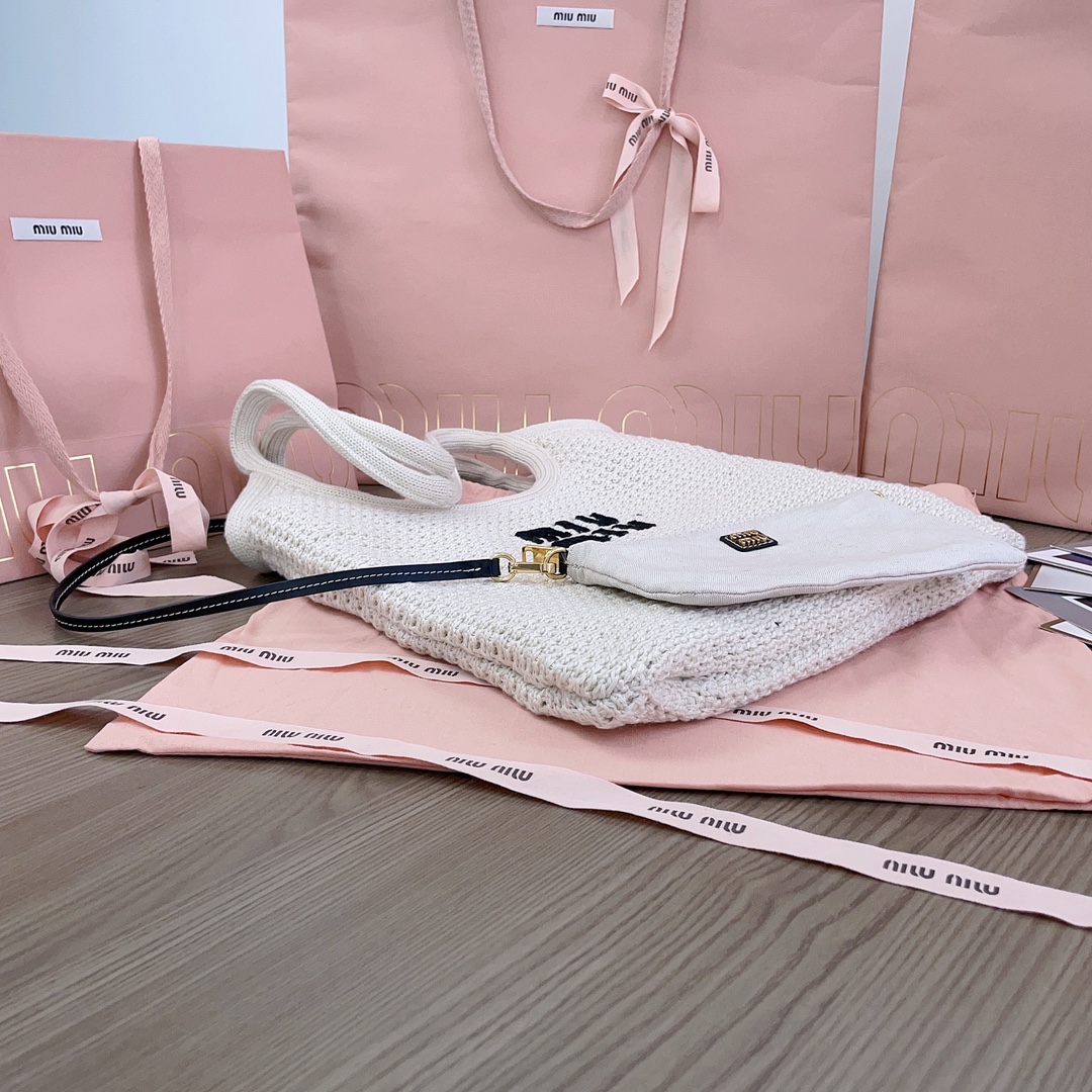 Miu Miu Knitted Tote Bag with Detachable Pouch - Lightweight & Spacious 5 i1719968938 2698 3