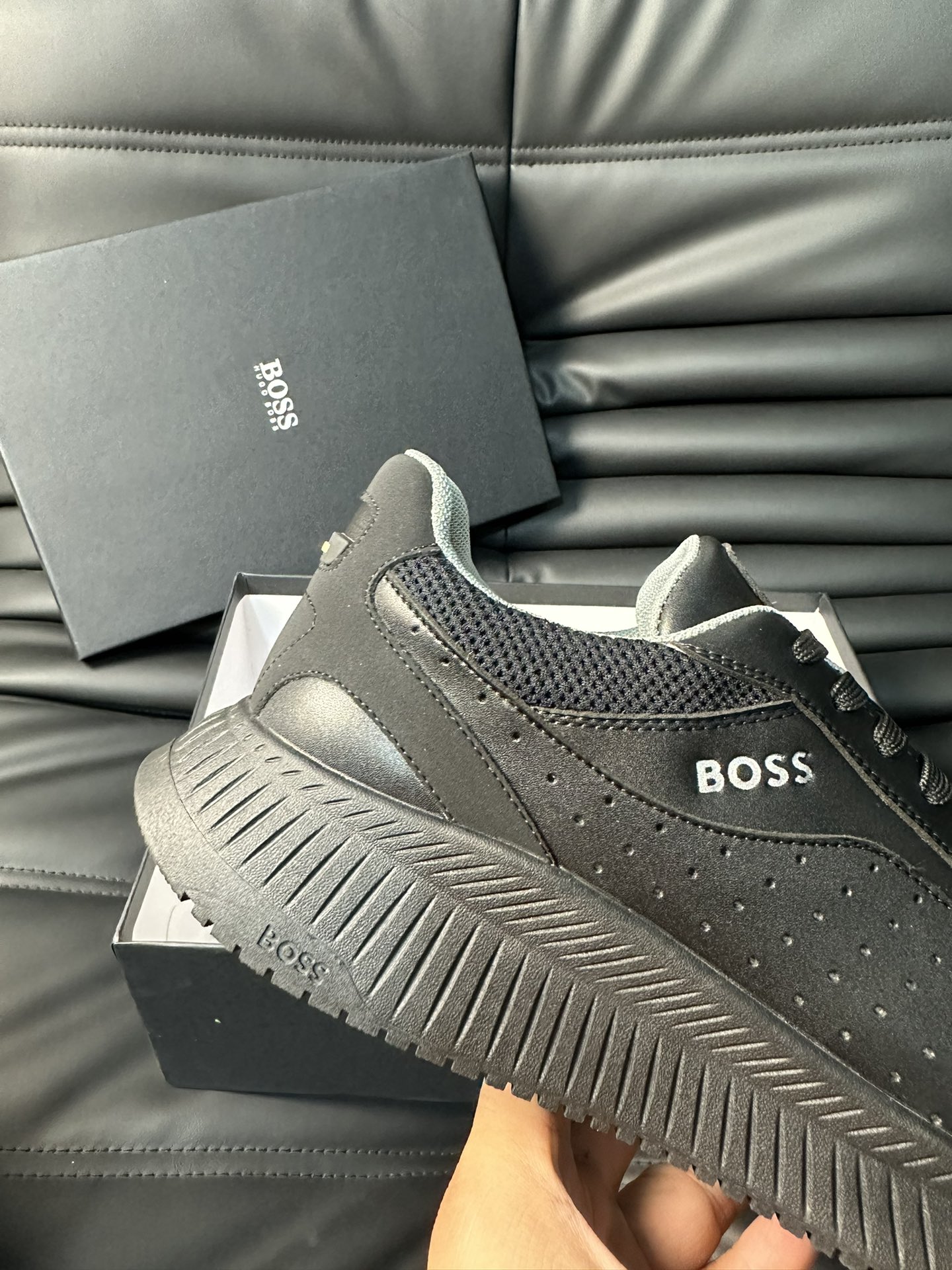 Boss nuevos entrenadores casuales para hombres, este elegante entrenador está decorado con una lengü