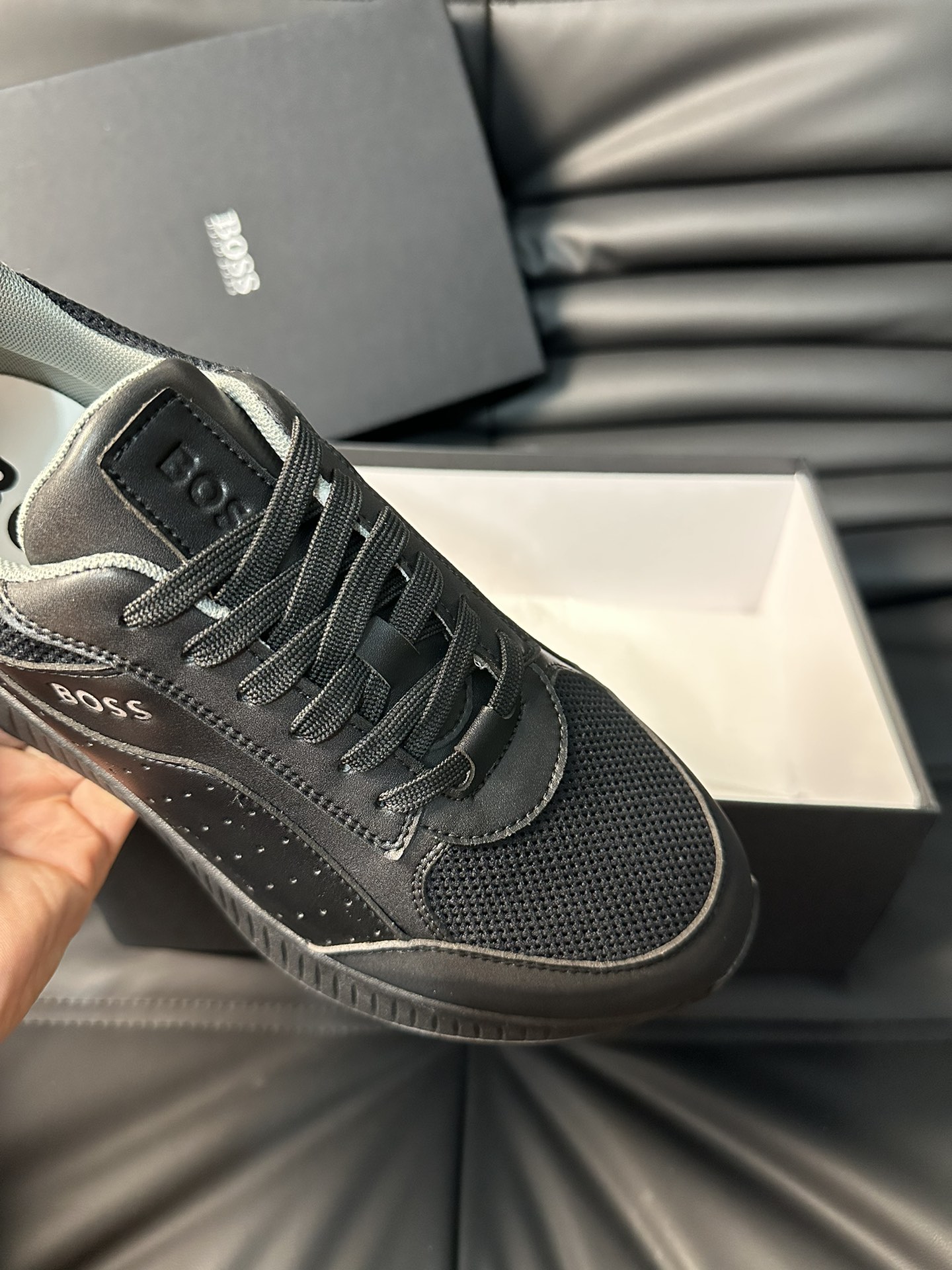 Boss nuevos entrenadores casuales para hombres, este elegante entrenador está decorado con una lengü