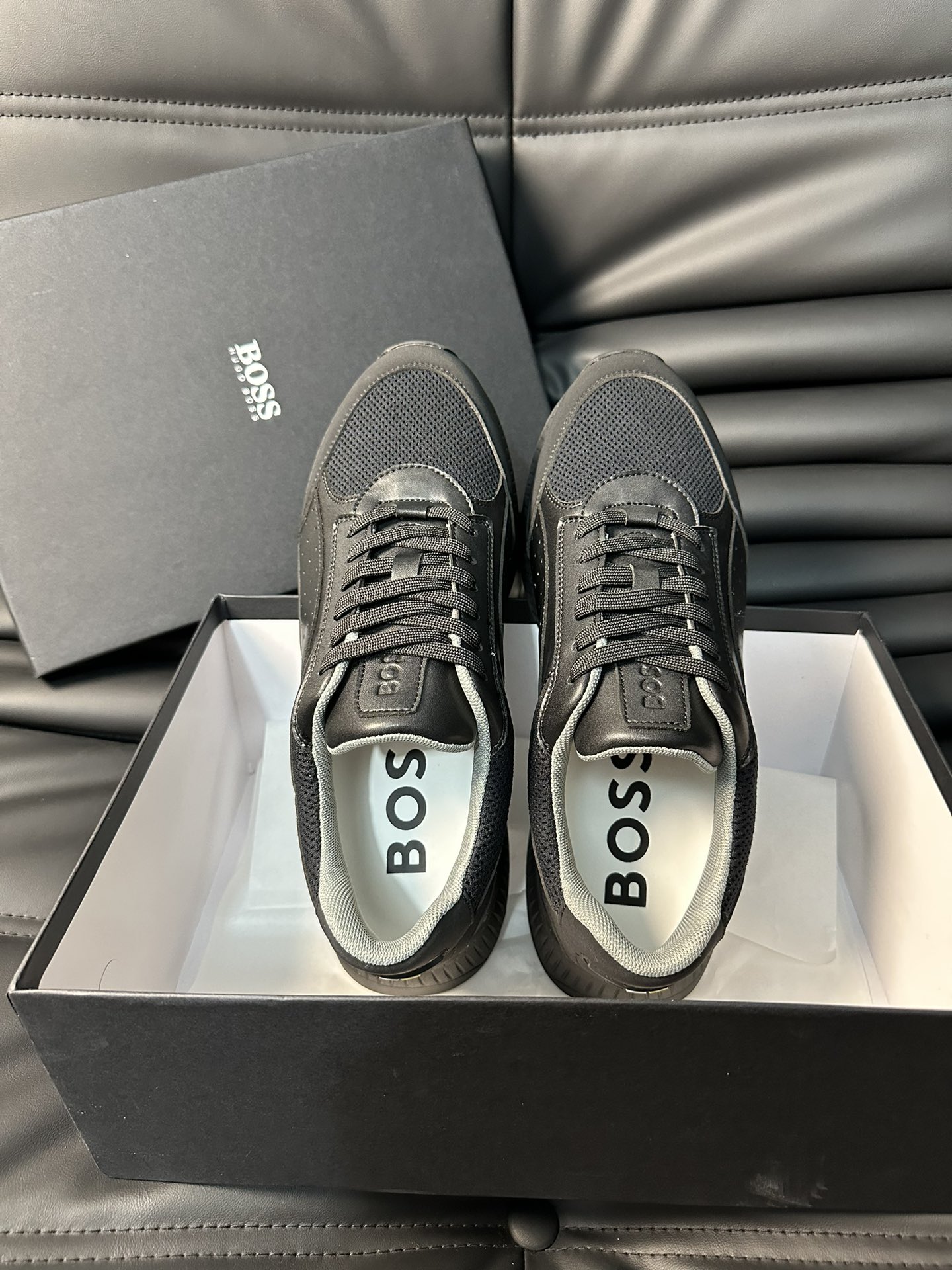 Boss nuevos entrenadores casuales para hombres, este elegante entrenador está decorado con una lengü