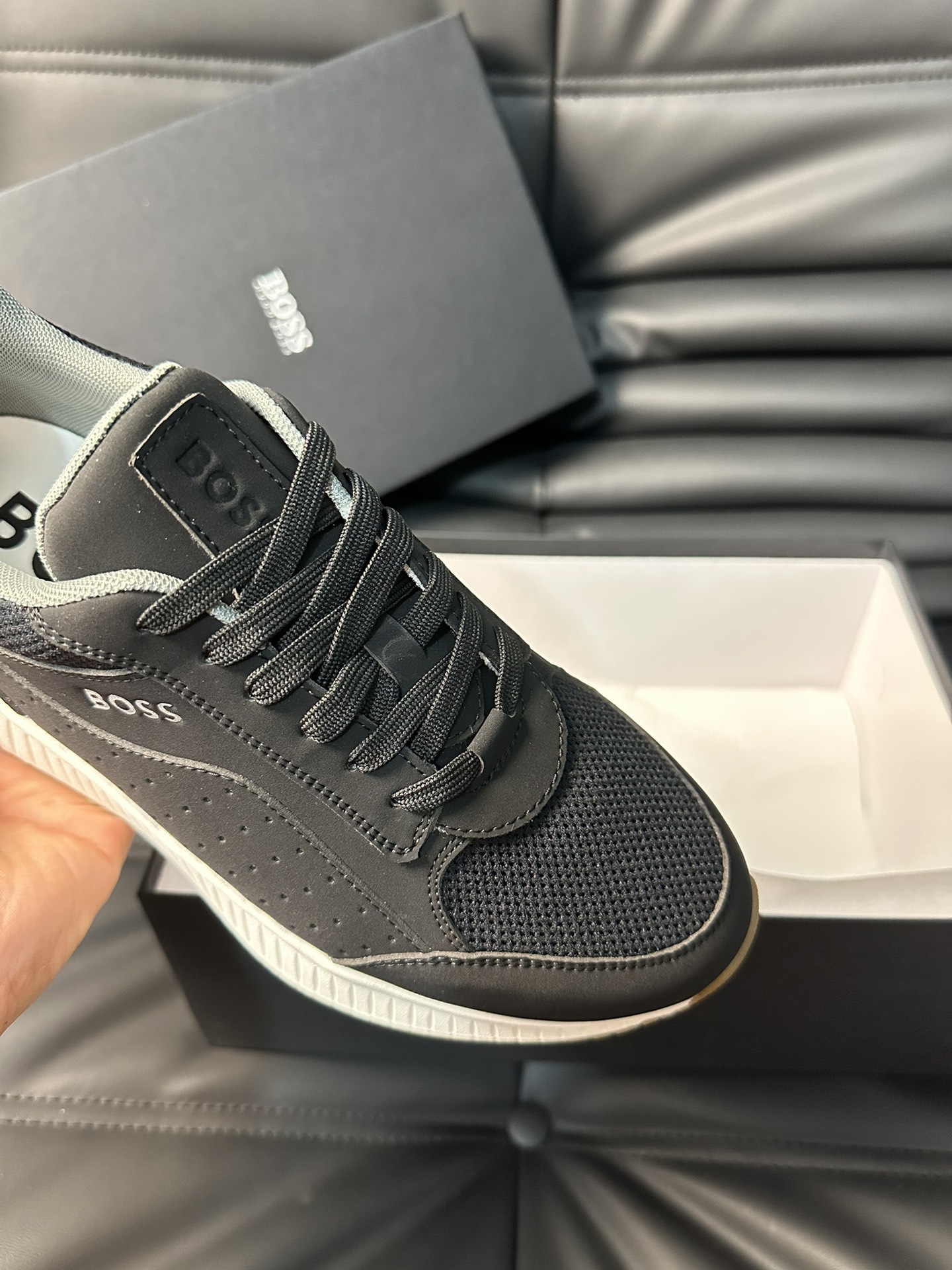 Boss nuevos entrenadores casuales para hombres, este elegante entrenador está decorado con una lengü
