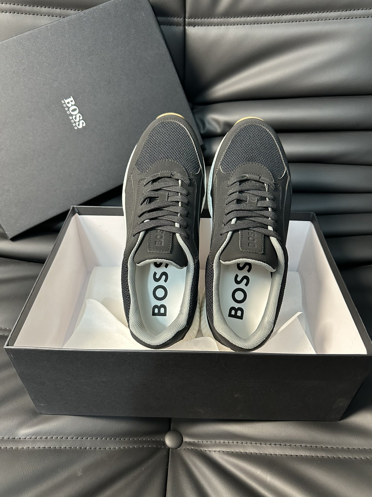 Boss nuevos entrenadores casuales para hombres, este elegante entrenador está decorado con una lengü