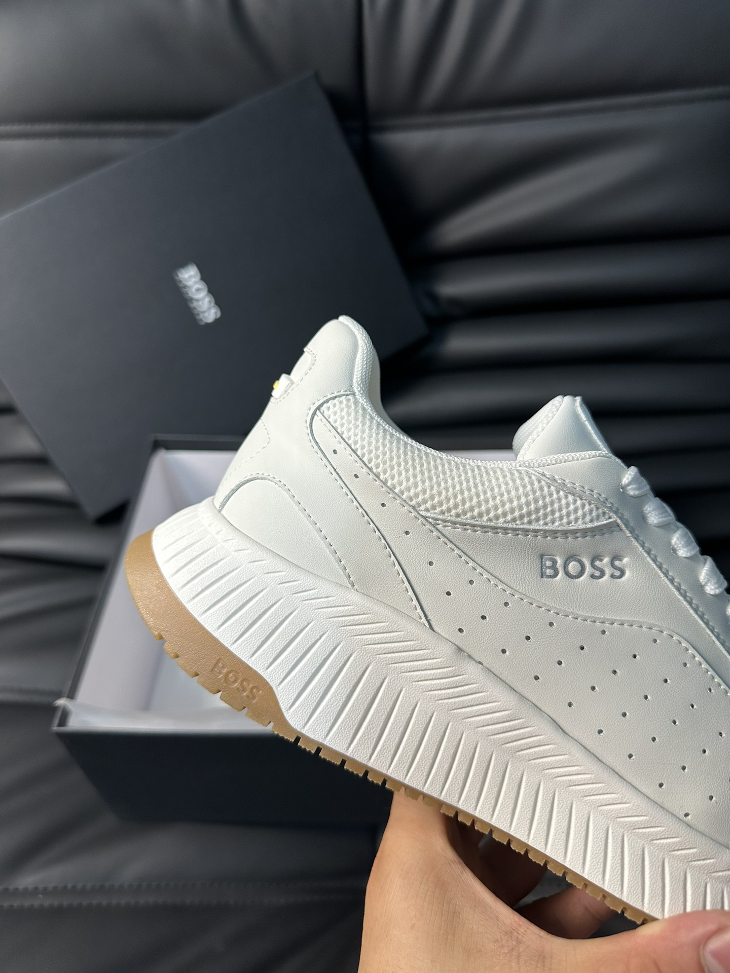 Boss nuevos entrenadores casuales para hombres, este elegante entrenador está decorado con una lengü