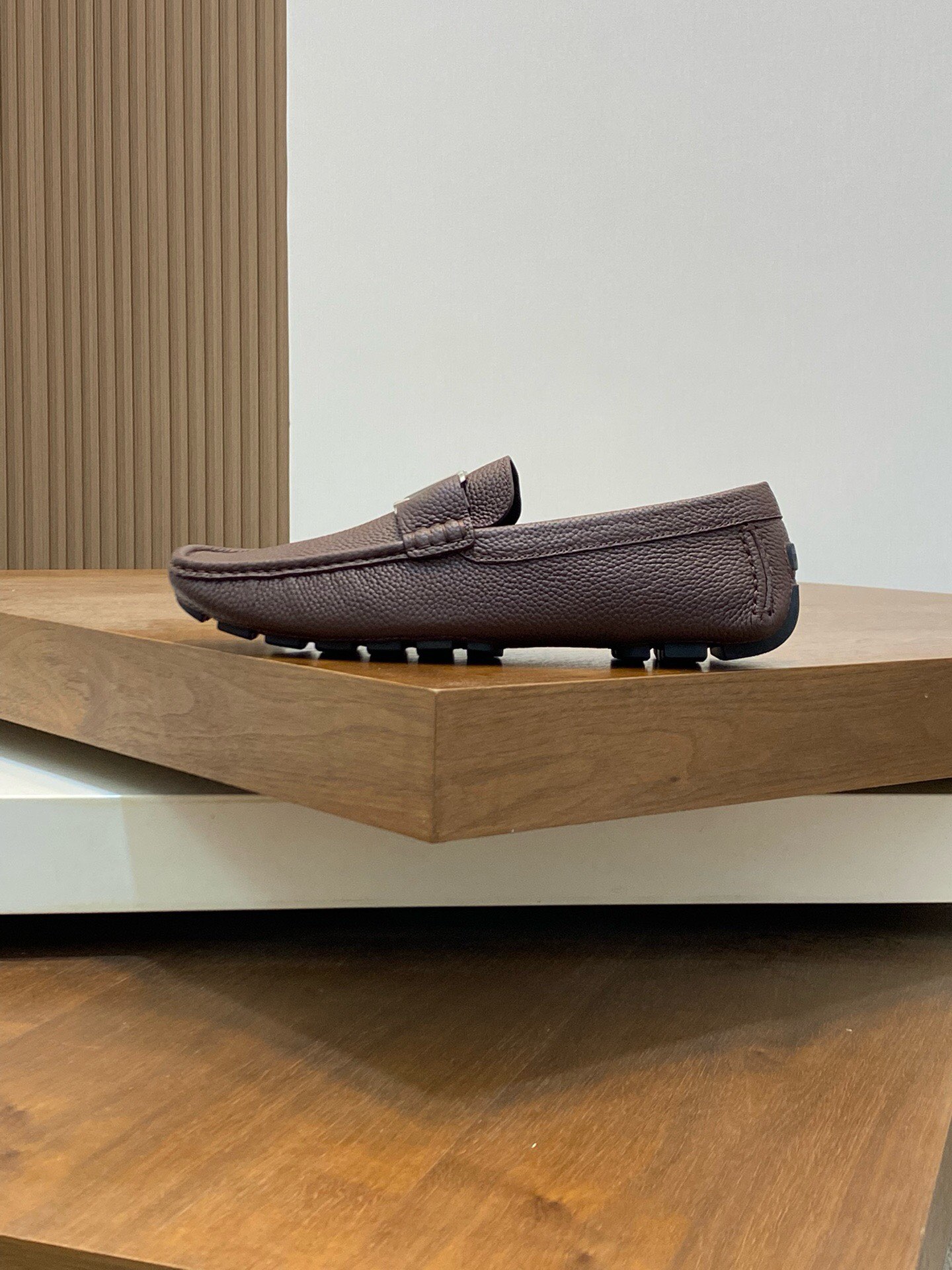 Louis Vuitton Classic Luxury Leather Shoe Loafer Ref.8498E020 2