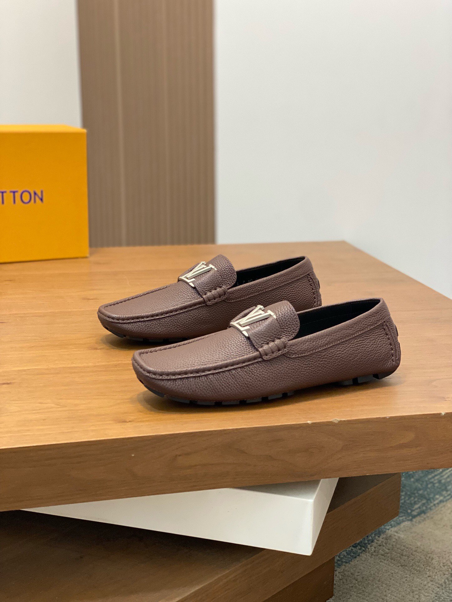 Louis Vuitton Classic Luxury Leather Shoe Loafer Ref.8498E020 3