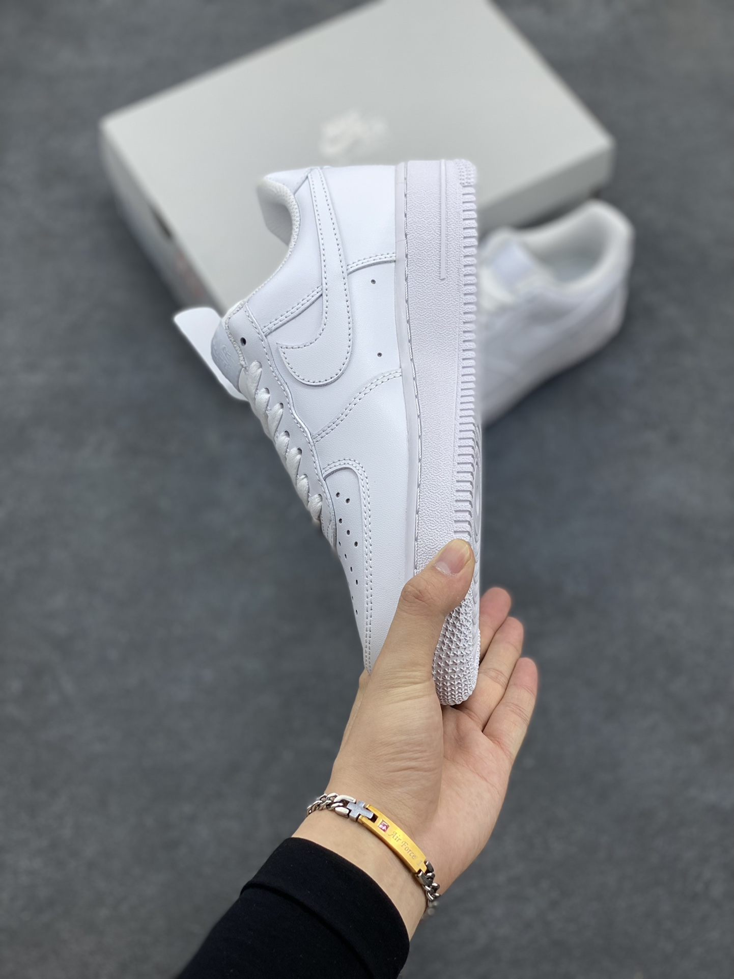 图片[3]-福利特价 免修版本 Nk Air Force 1 Mid 空军全白 纯白色 客供模具、打造最完美空军鞋型 专供实体专柜混卖 ，卖了上万双好评无数，欢迎对比 货号：CW2288-111 尺码：35.5 36 36.5 37.5 38 38.5 39 40 40.5 41 42 42.5 43 44 44.5 45 46 47-选品中心